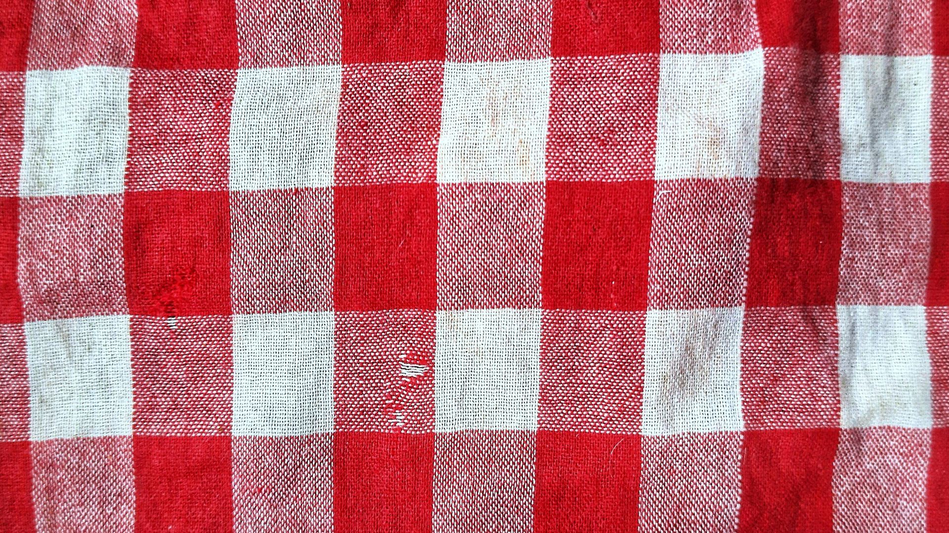 19. Une blouse paysanne fluide à carreaux vichy