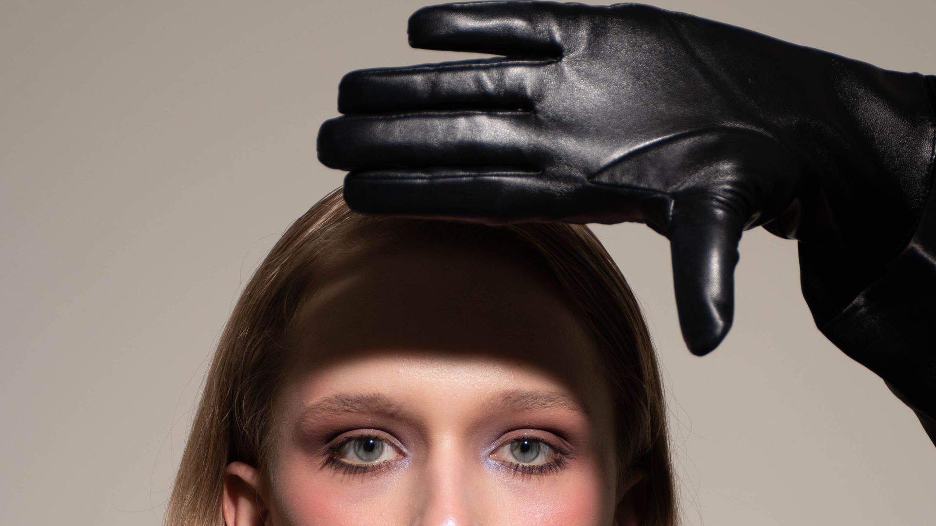 12. Gants en cuir