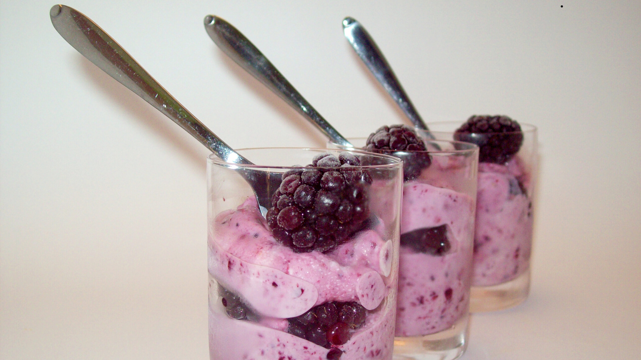 Yogourt glacé à la mûre