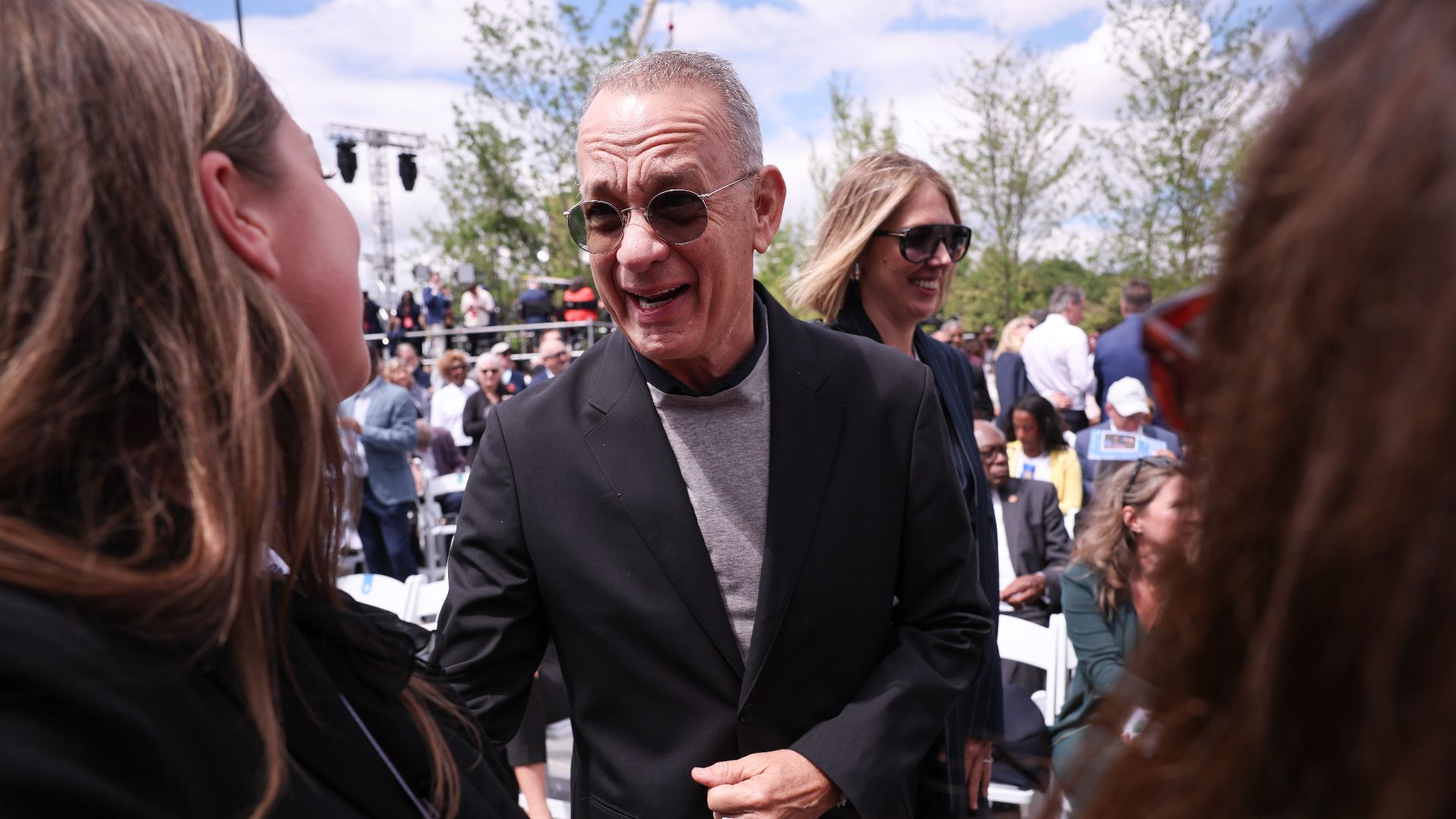Tom Hanks apporte son charisme à l'inauguration du Centre Obama