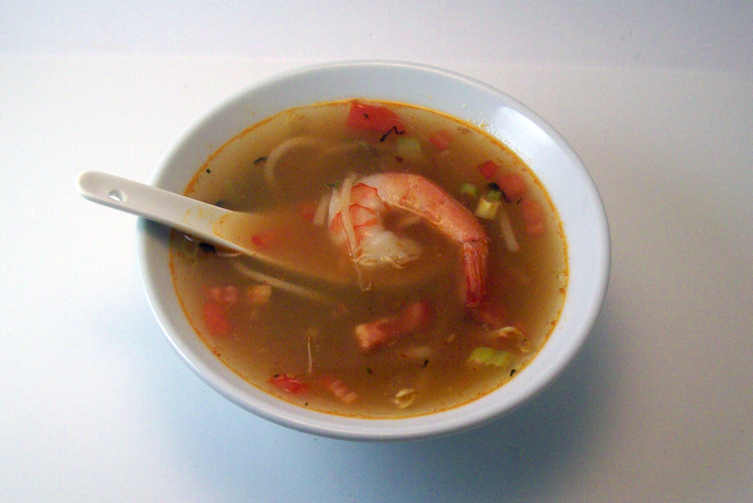 Soupe épicée aux crevettes