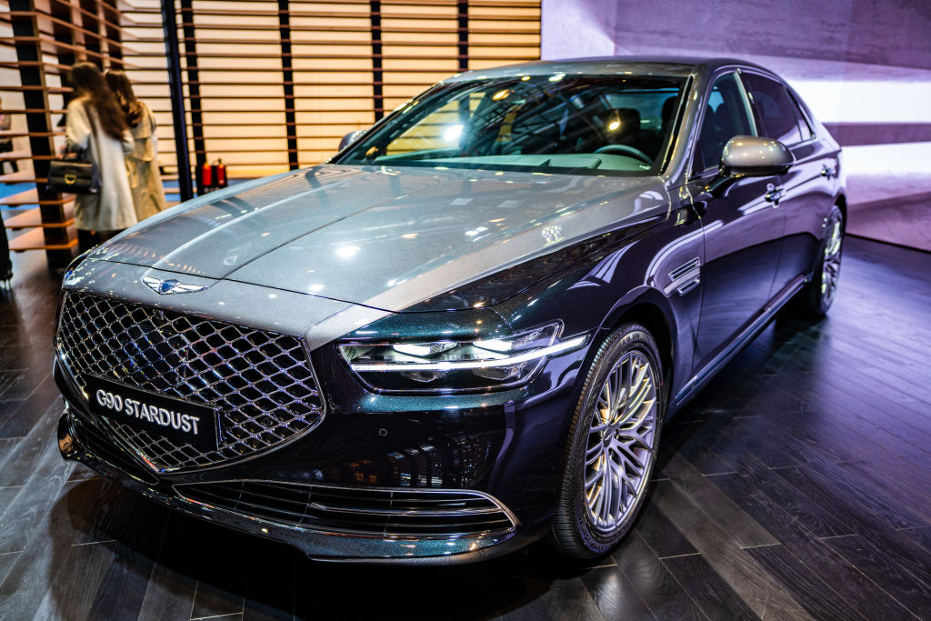 Genesis G90