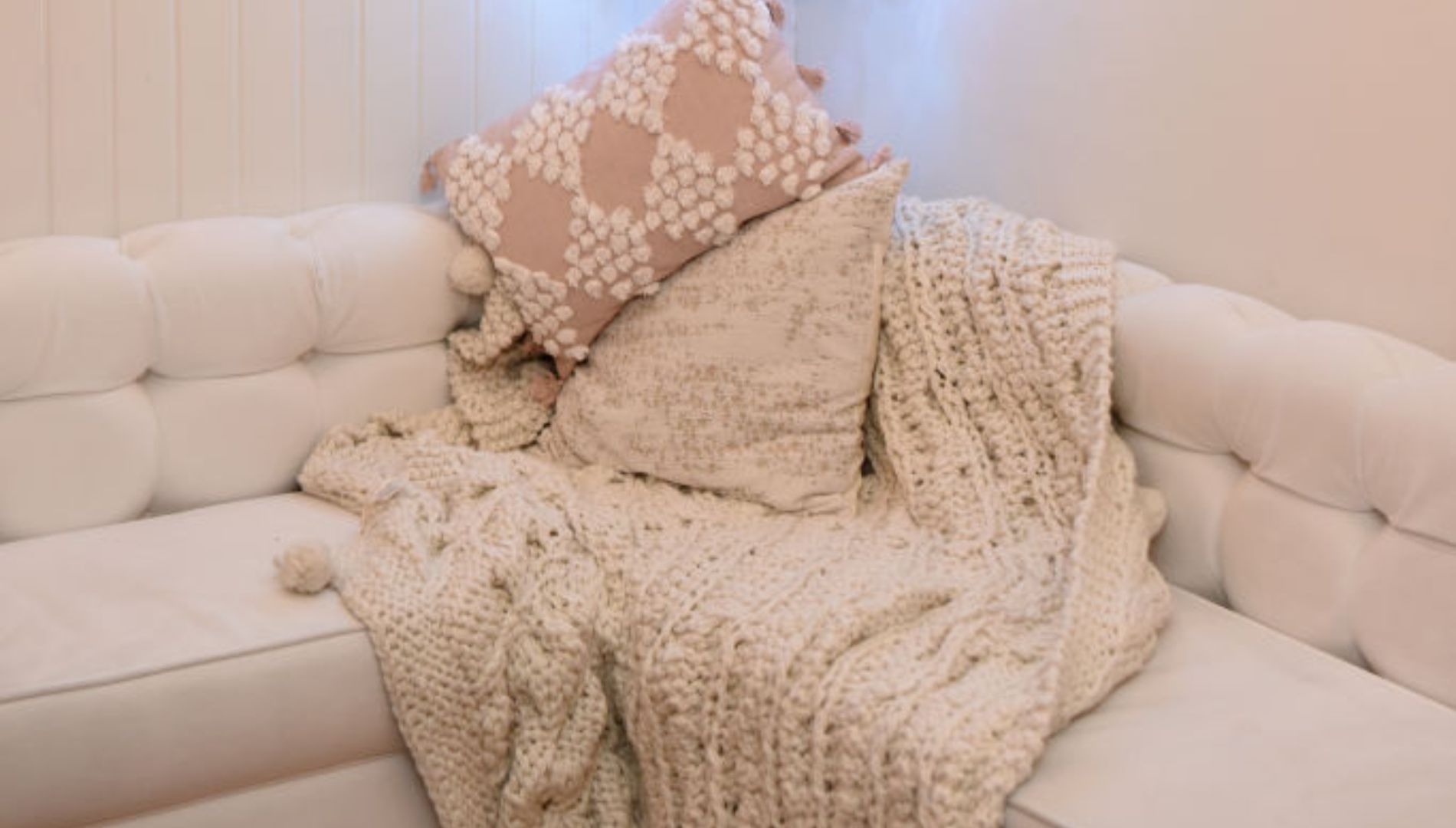 Thick-knit blanket