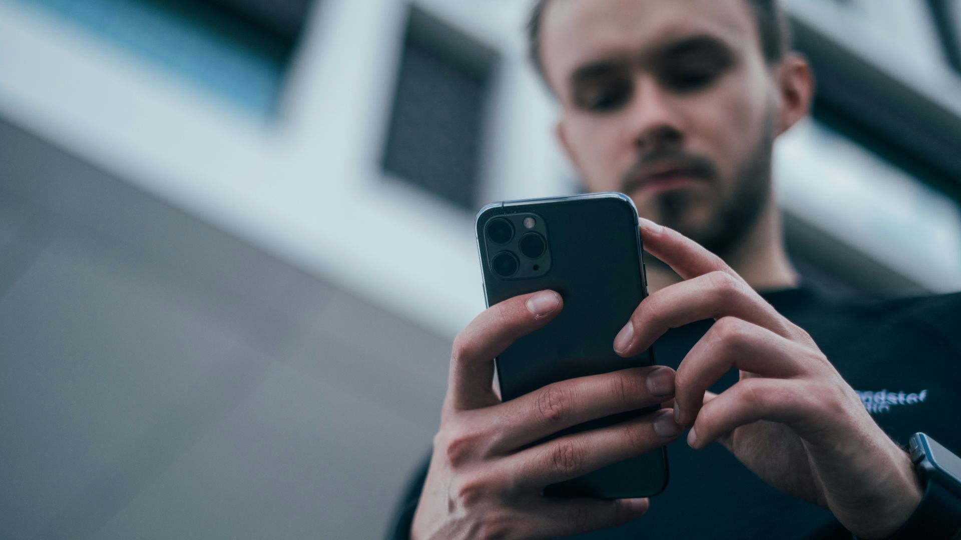 2. Des réponses en un seul mot à des messages vraiment longs
