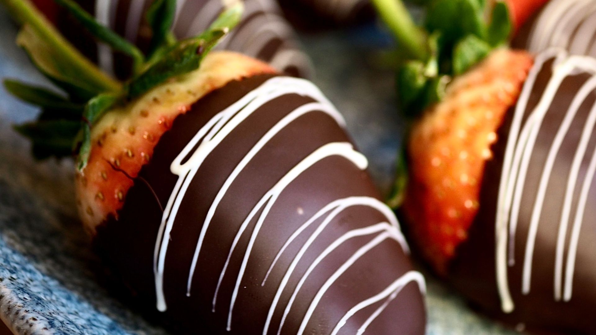 1. Fraises enrobées de chocolat noir