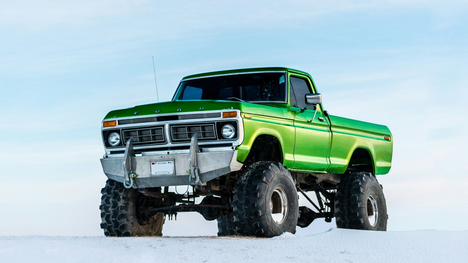 2. Le monster truck surélevé à l'extrême