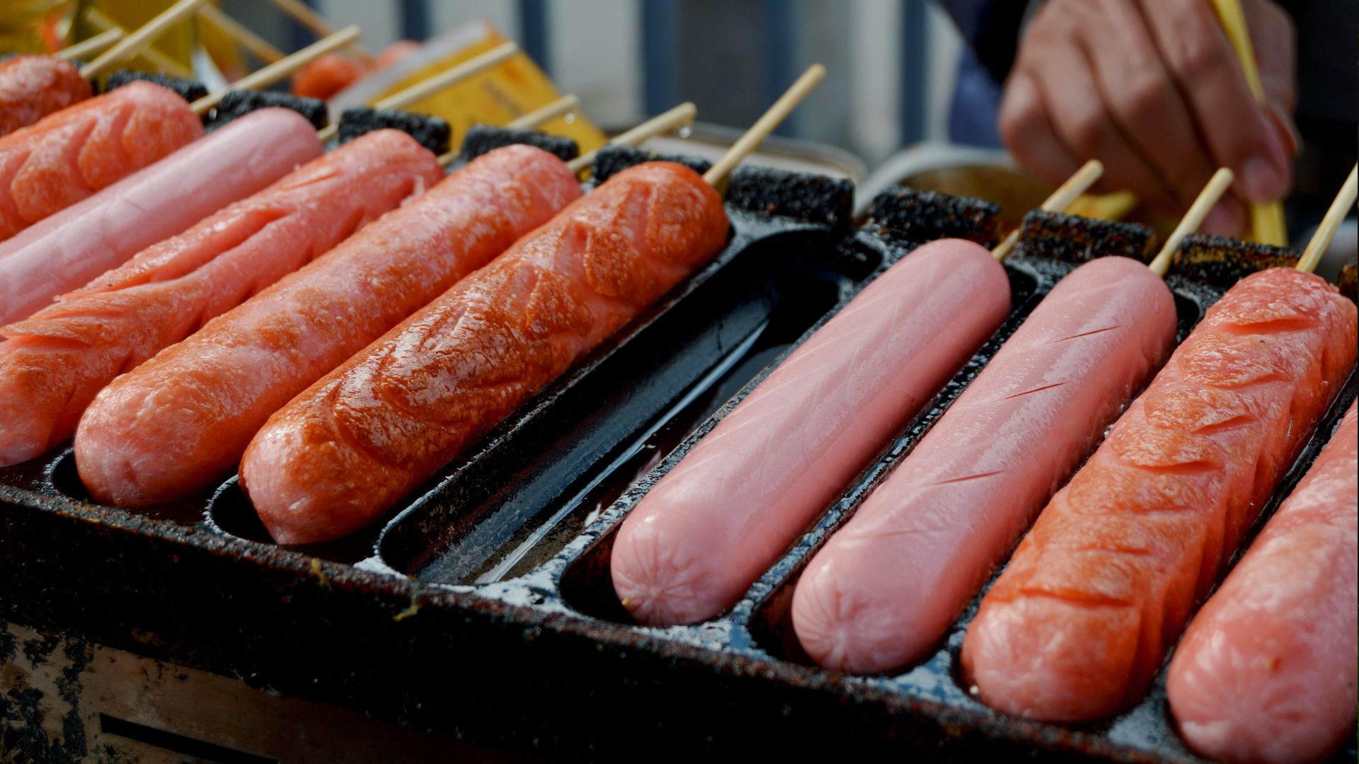 8. Hot-dogs en brochette