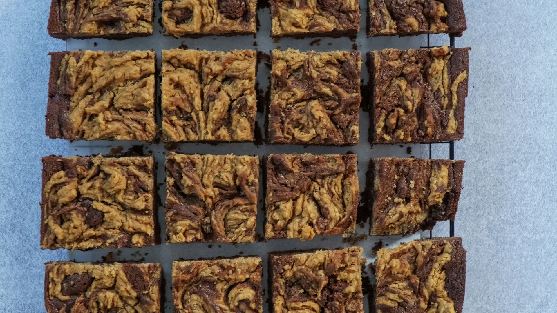 6. Barres au beurre de cacahuète et au chocolat cuites sur une plaque de cuisson