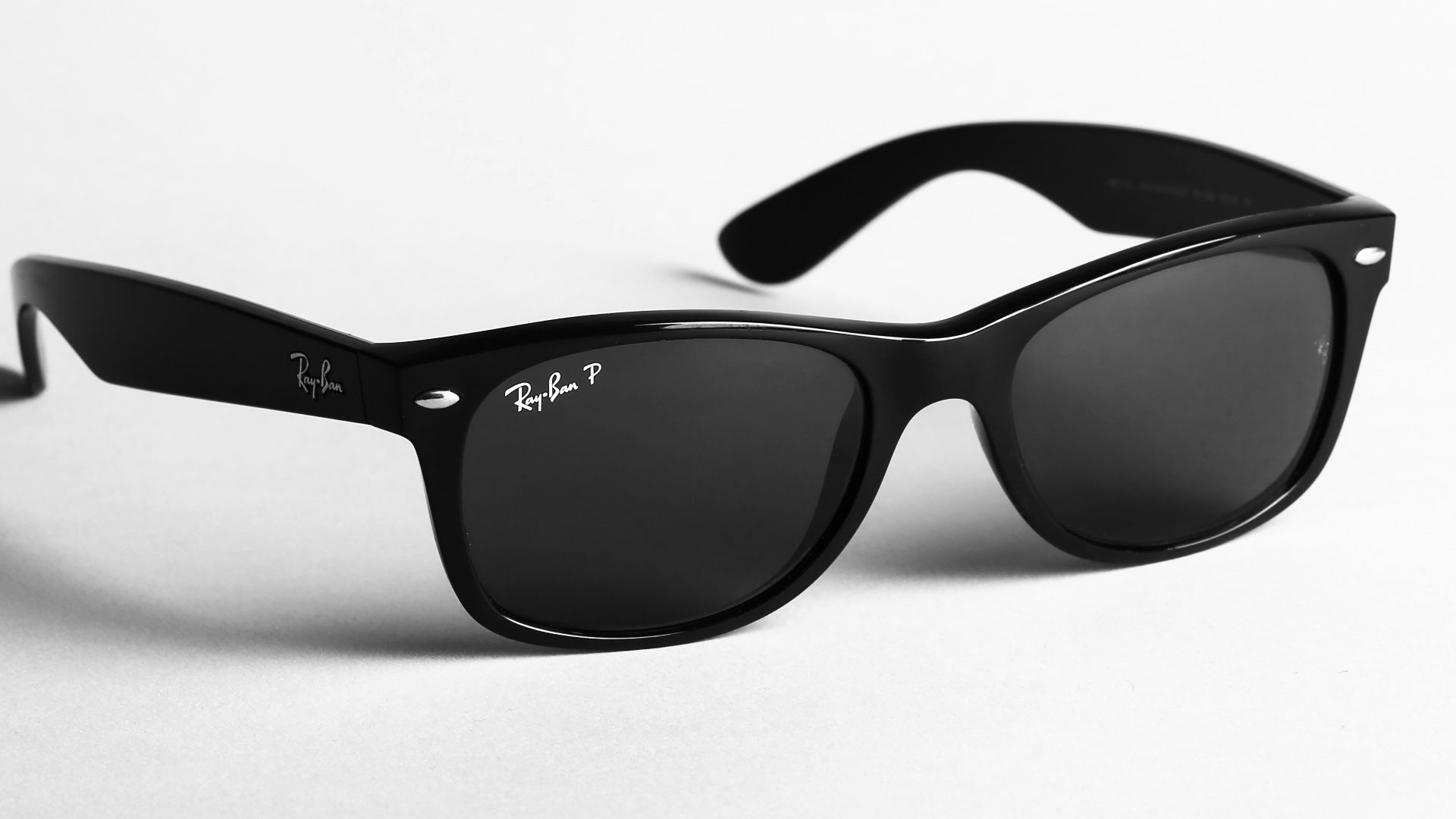 17. Compléter sa tenue avec des lunettes de soleil tendance