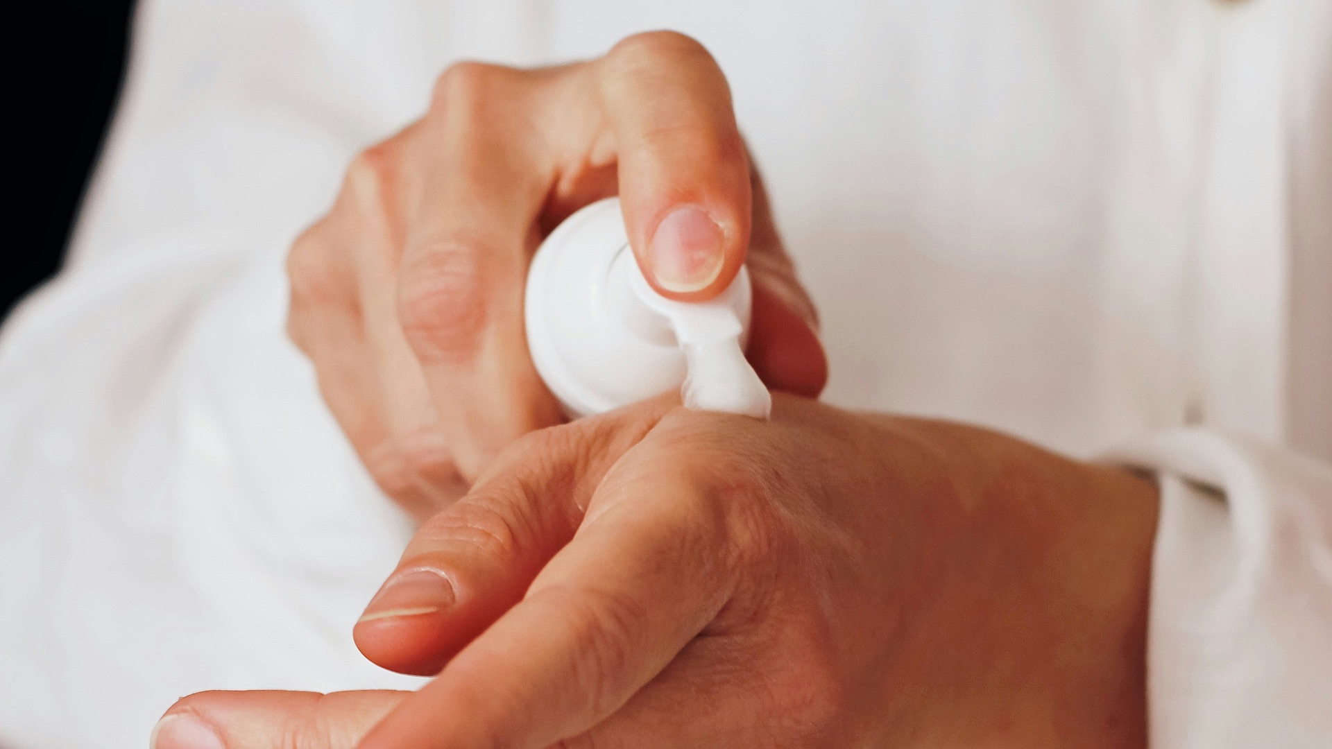 7. Essayer un nouveau produit de soin pour la peau