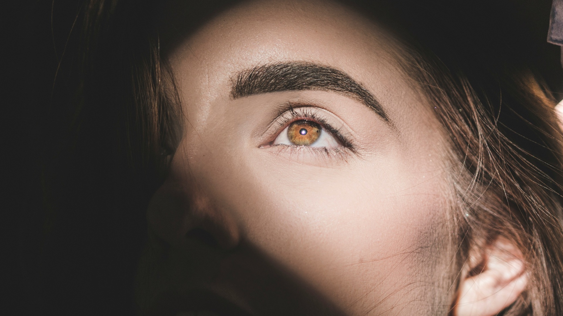 5. En faire trop avec les sourcils
