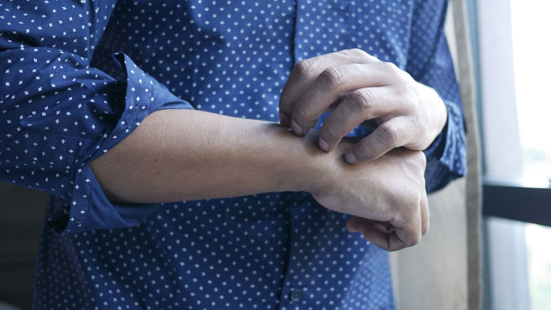 6. Ça te démange pour attirer ton attention
