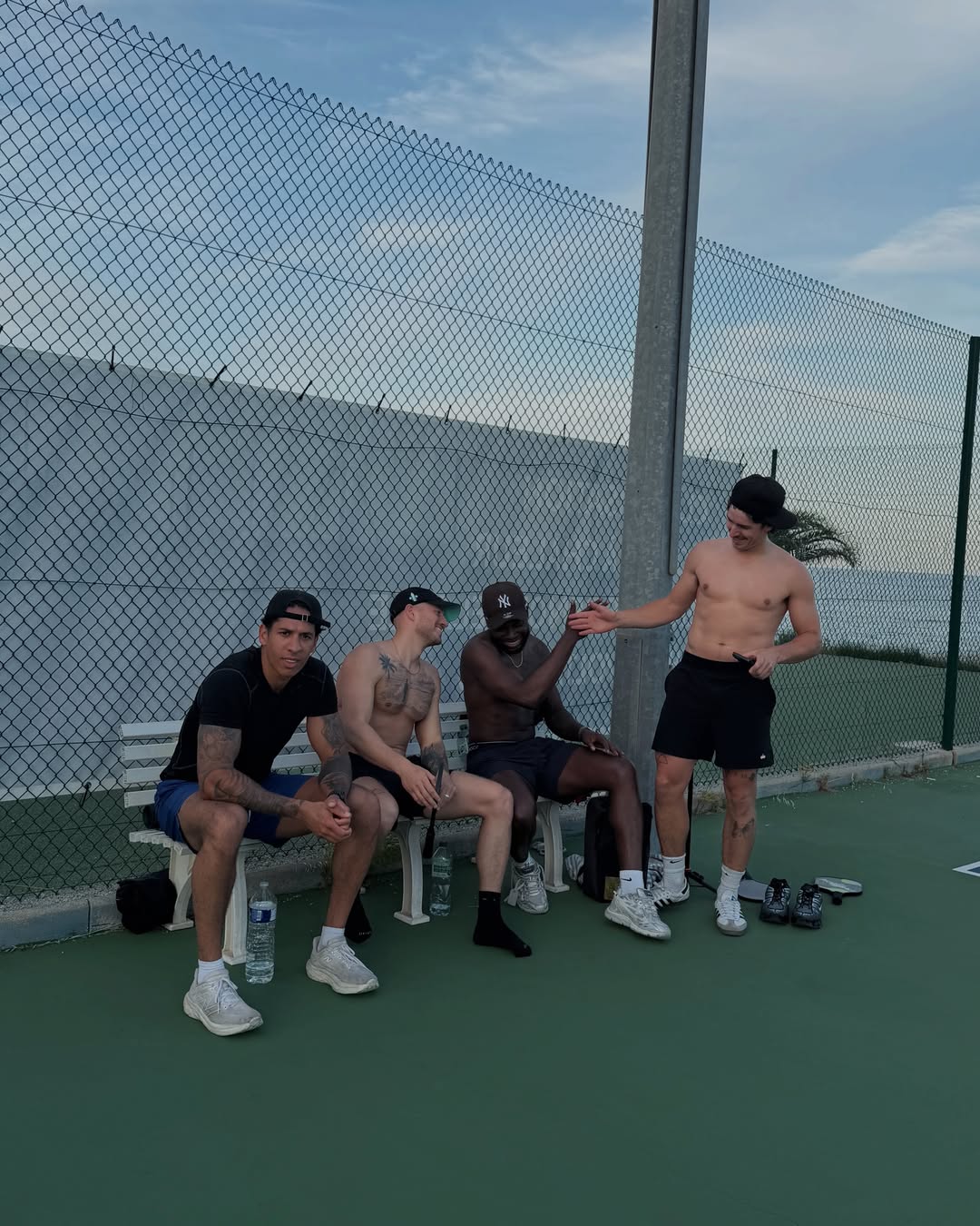 Un match de tennis pour les boys
