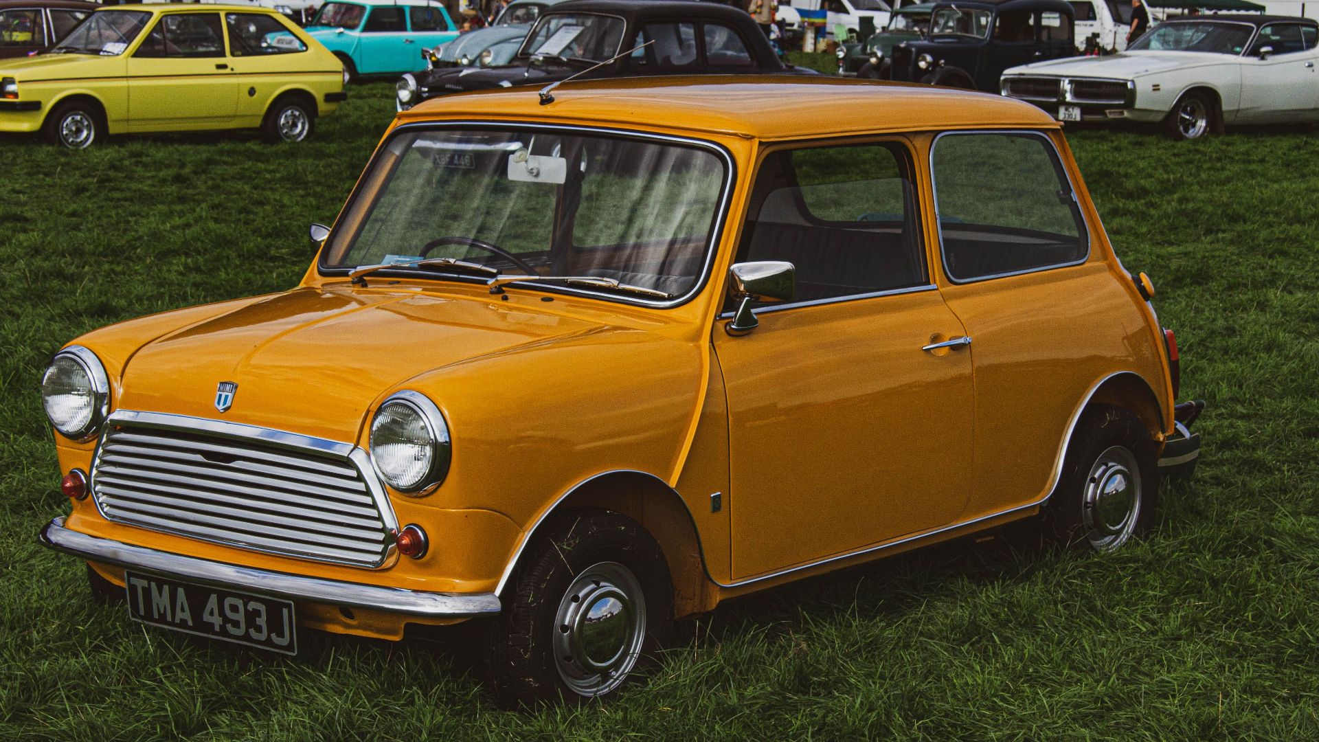 2. Jaune caramel