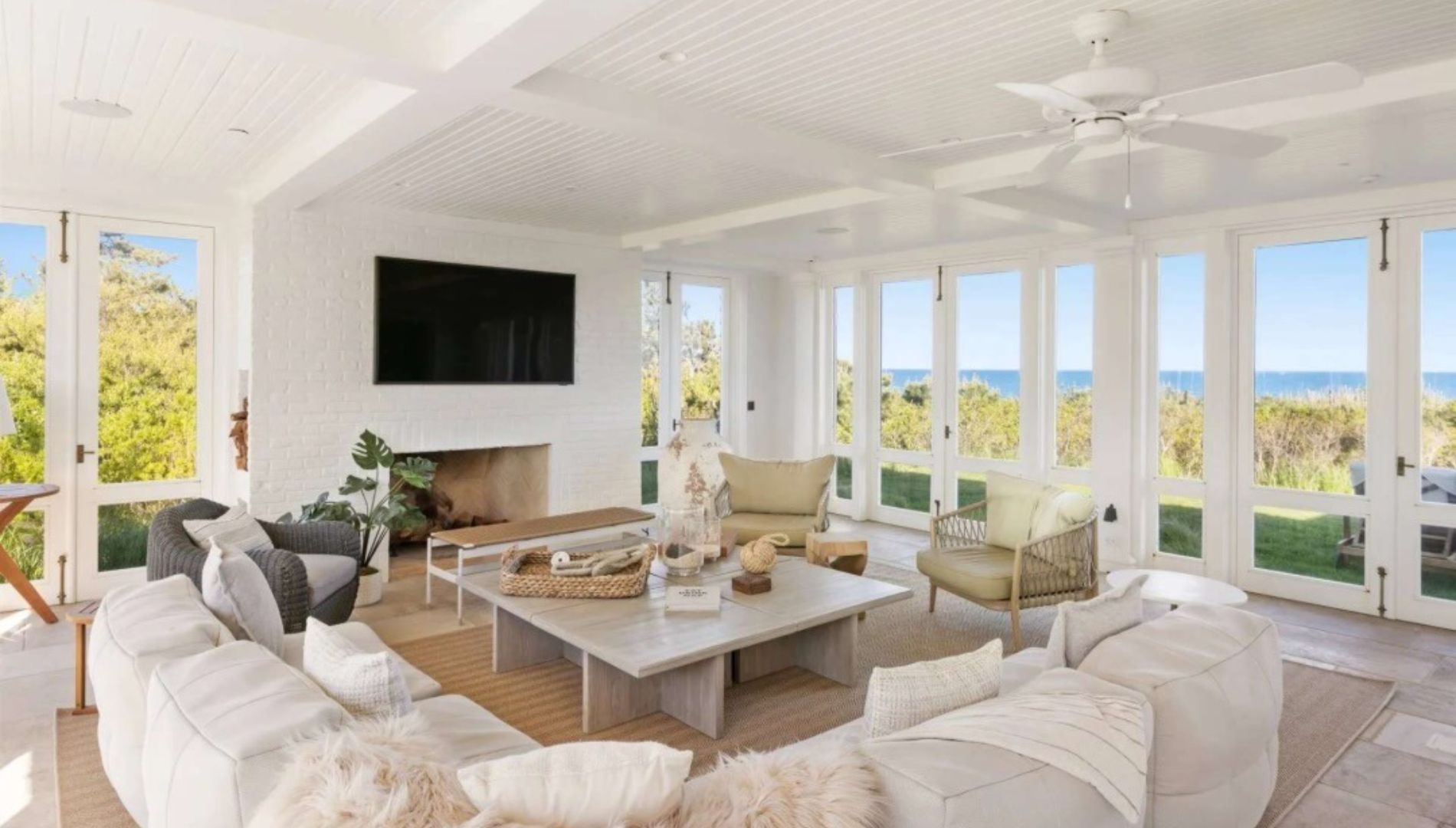 The living room facing the ocean