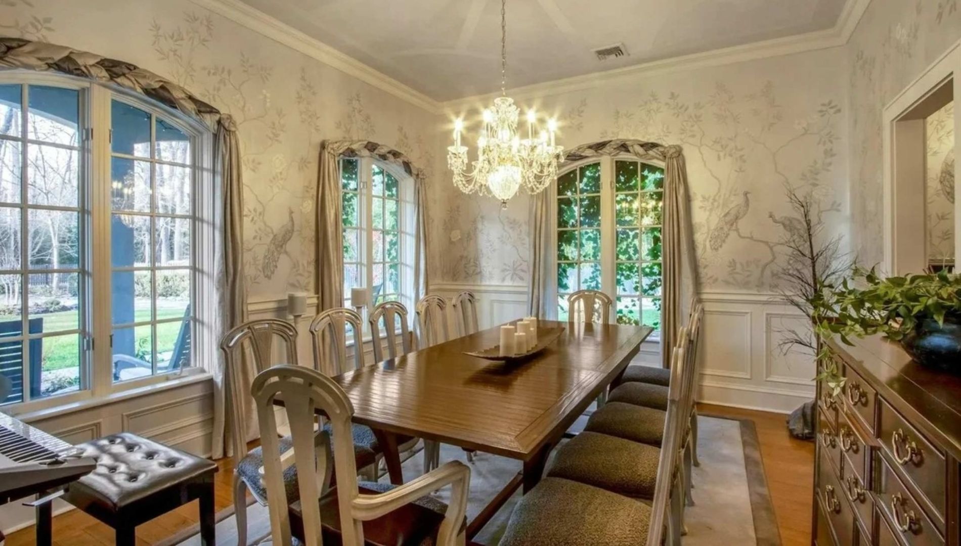 Formal dining room