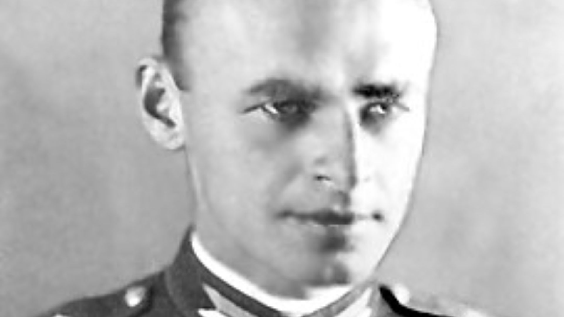 14. Witold Pilecki se porte volontaire pour être incarcéré à Auschwitz