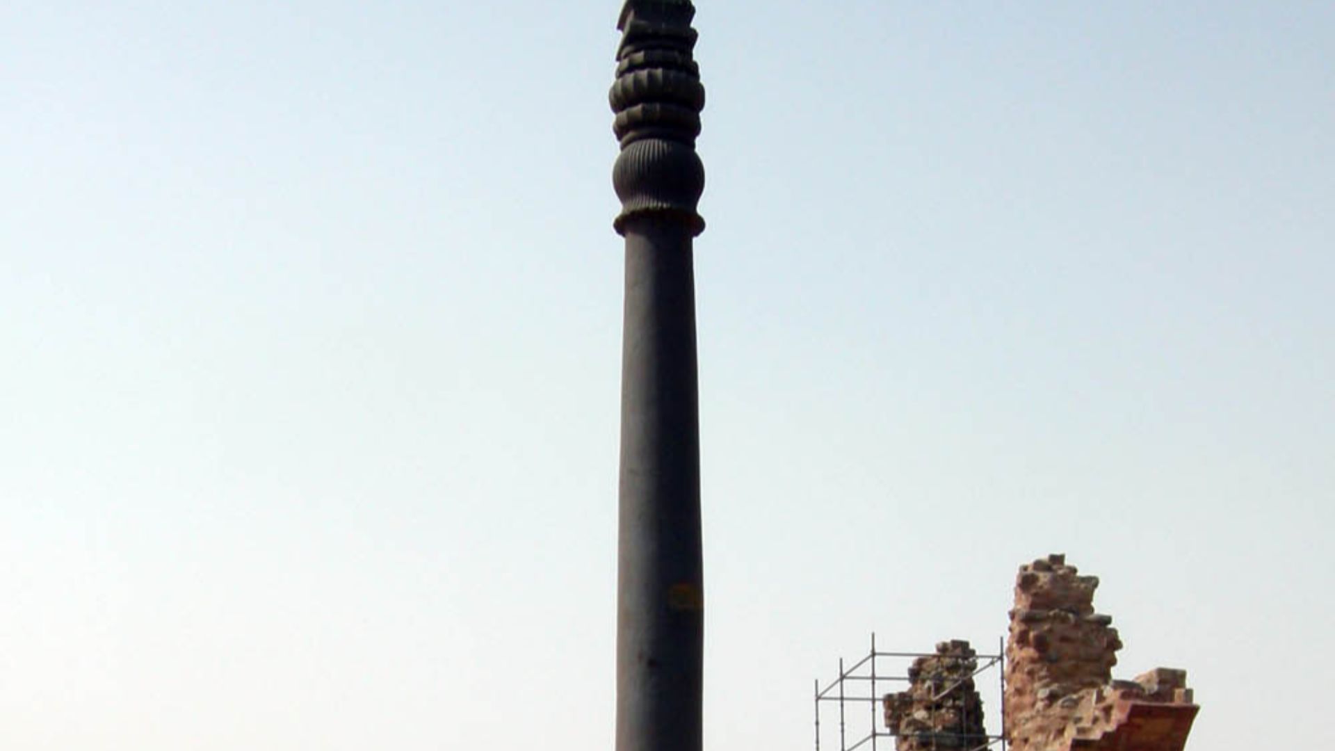 13. Le pilier de fer de Delhi
