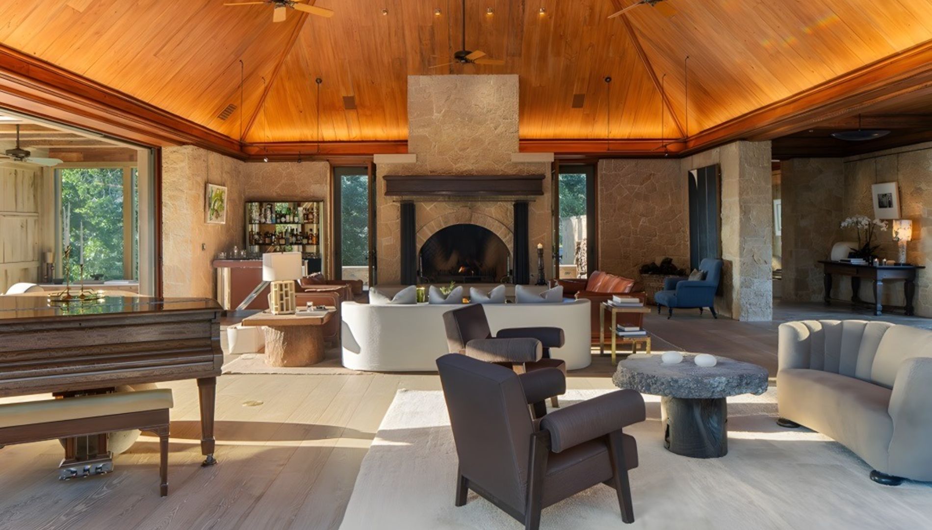 Large main living room