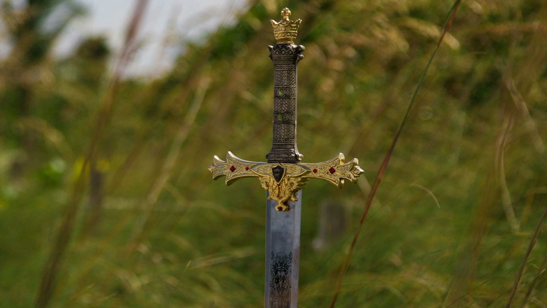12. Le fourreau d'Excalibur du roi Arthur