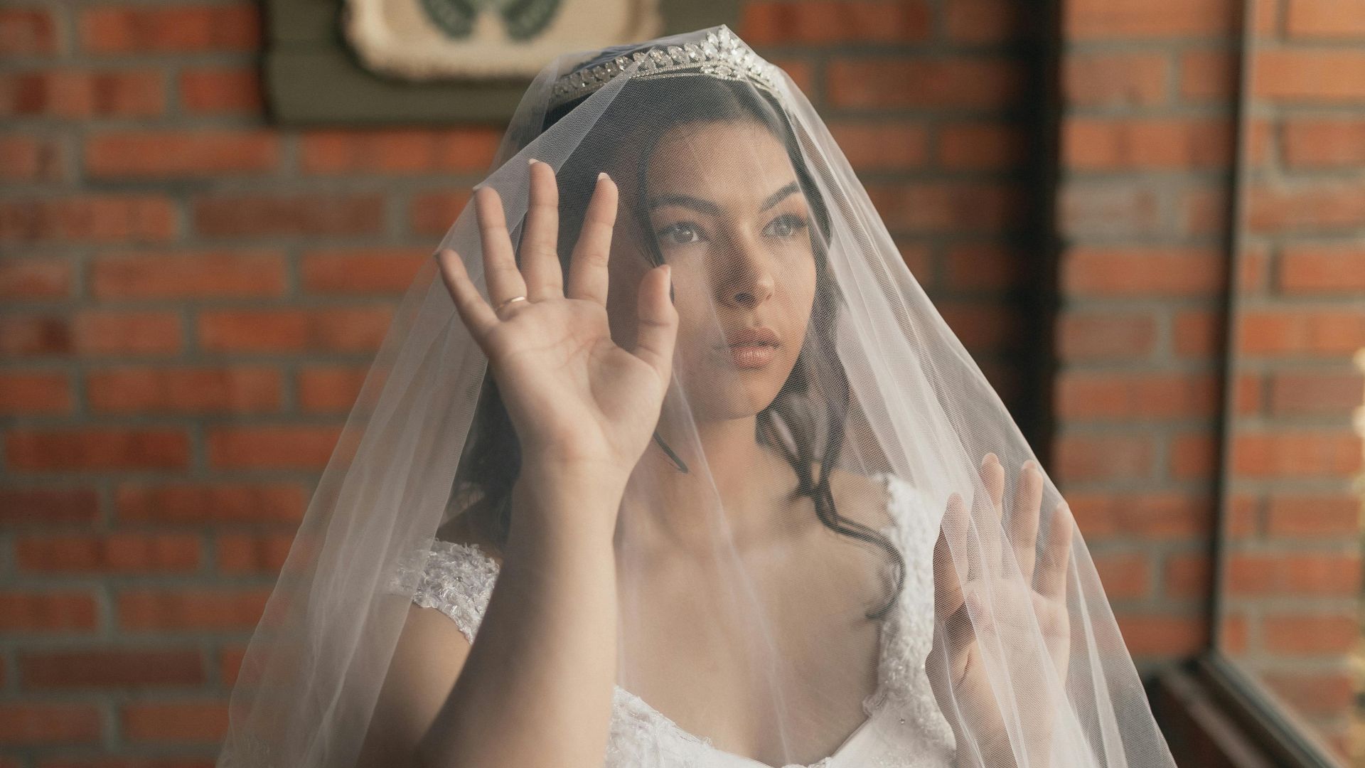19. Le long voile qui recouvre le visage