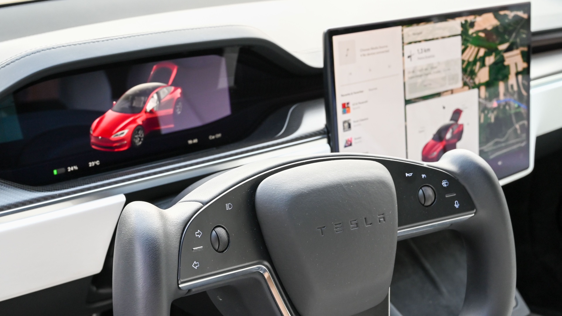 4. Familiarisez-vous avec l'écran tactile avant de prendre le volant