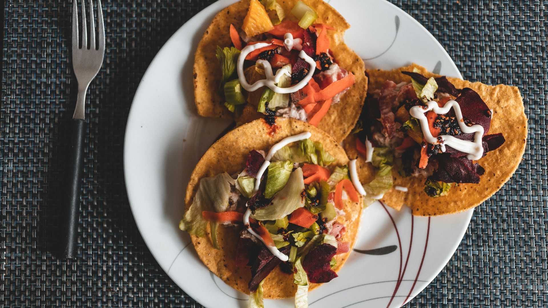 5. Tostada aux haricots noirs