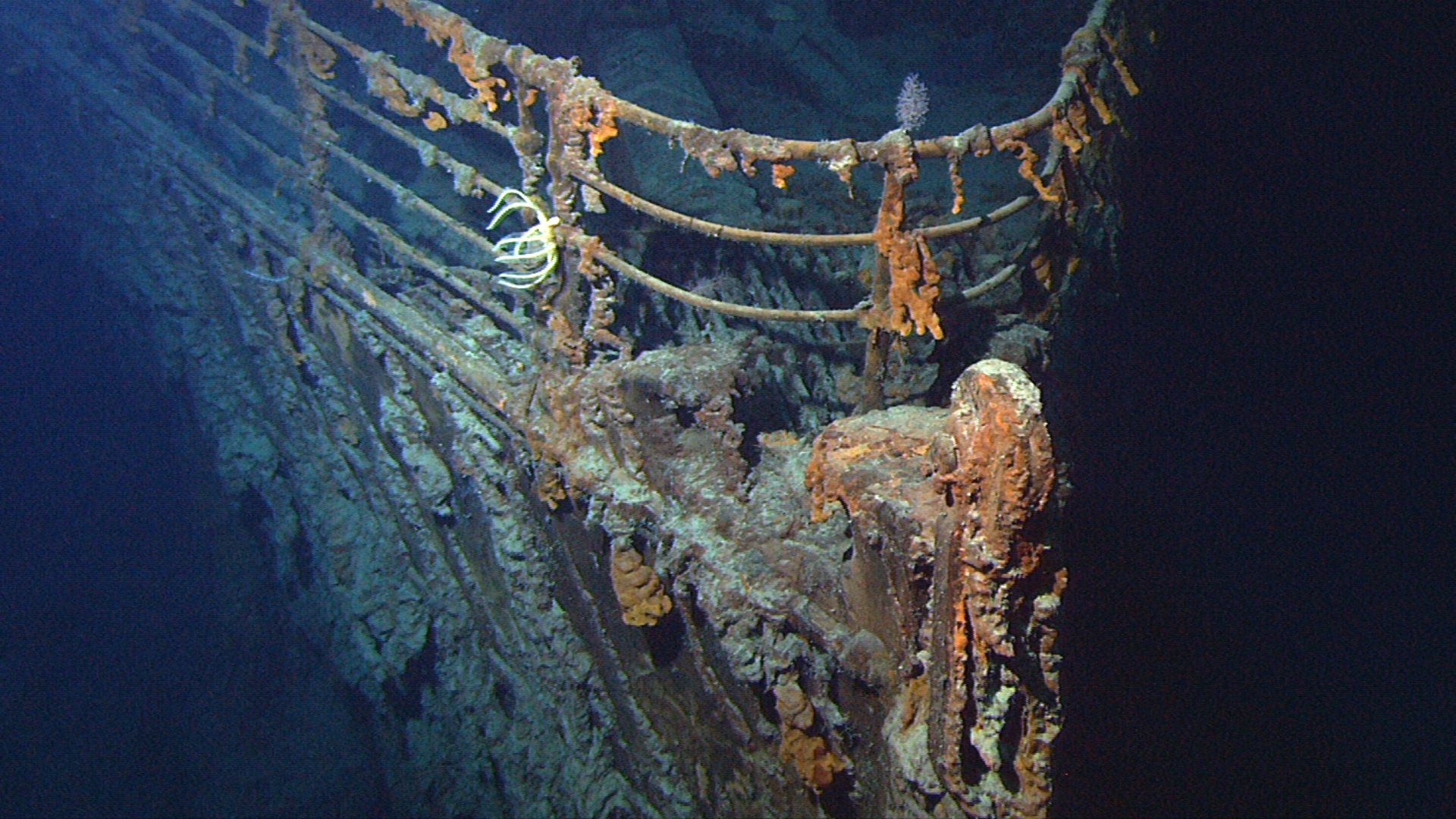 4. Le Titanic a coulé d'un seul tenant