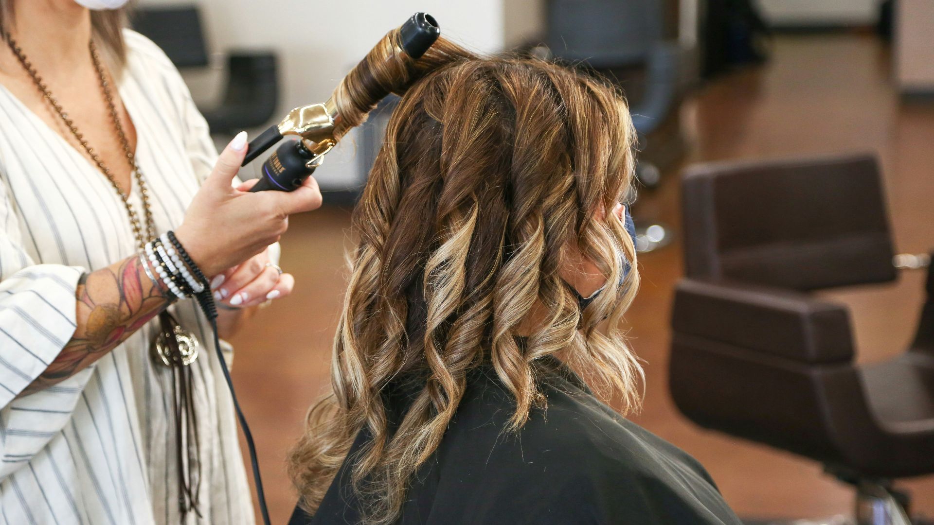 13. Prendre rendez-vous régulièrement chez le coiffeur