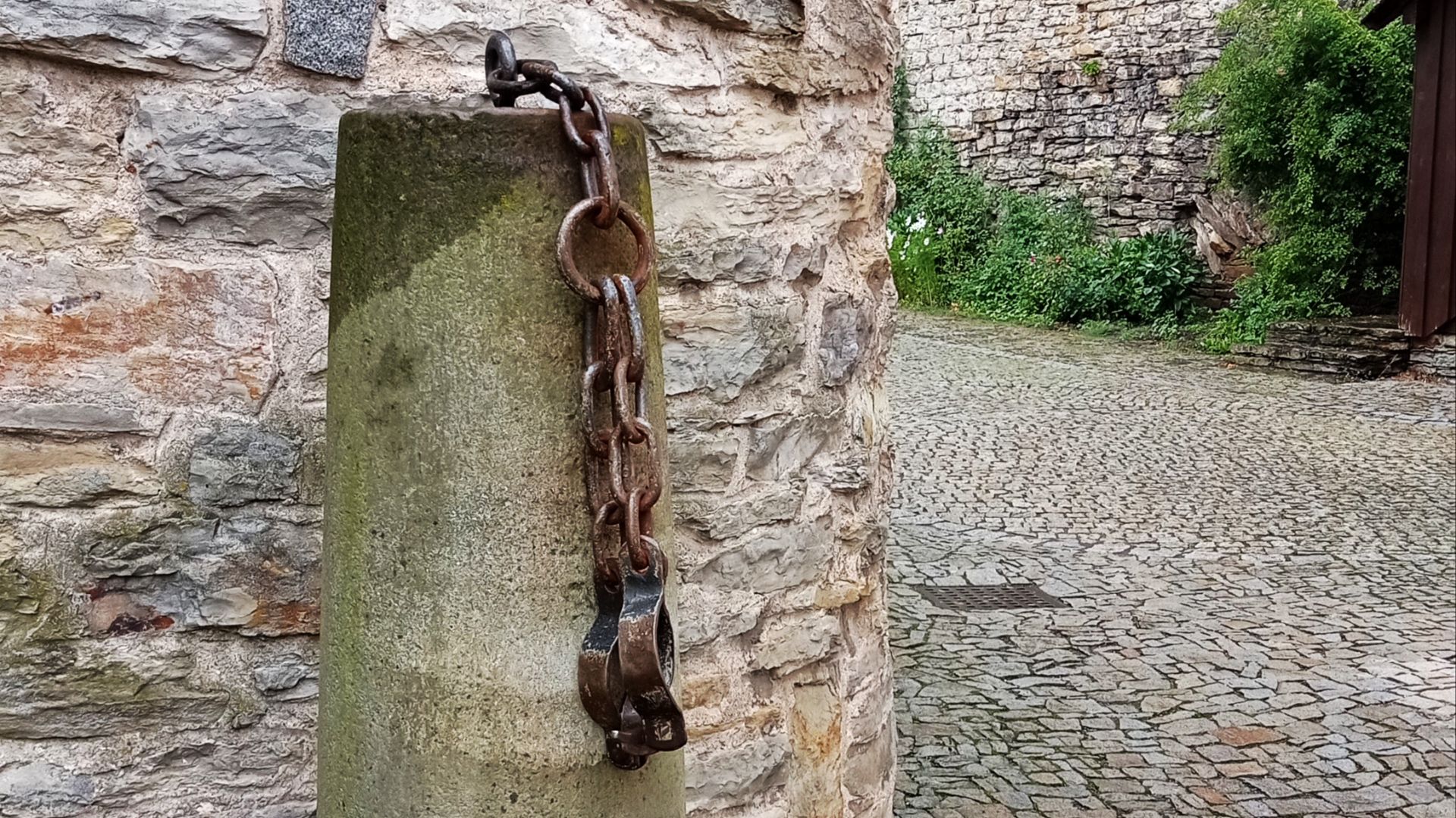 1. Le pilori