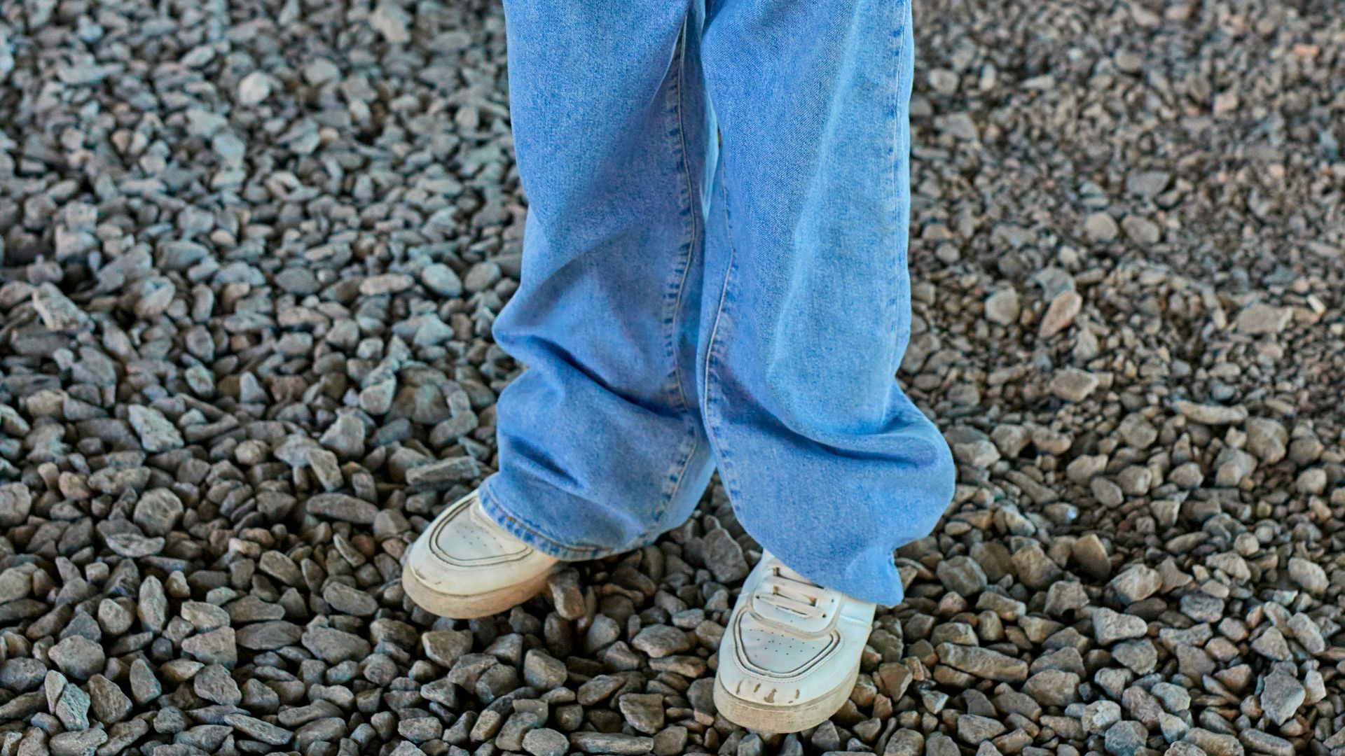 7. Jeans ultra-larges de style JNCO