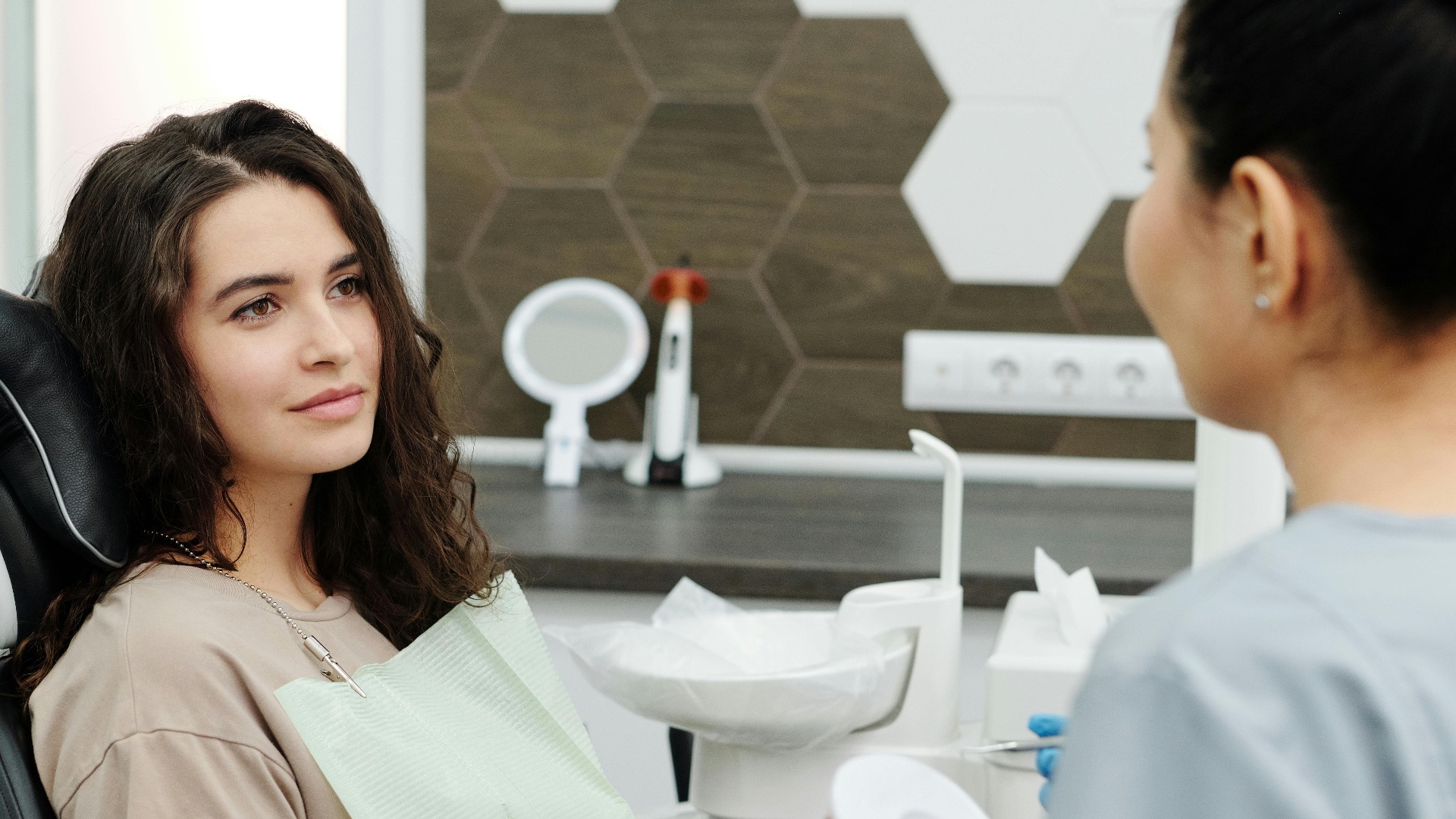 3. Les dents définitives peuvent être plus faciles à examiner