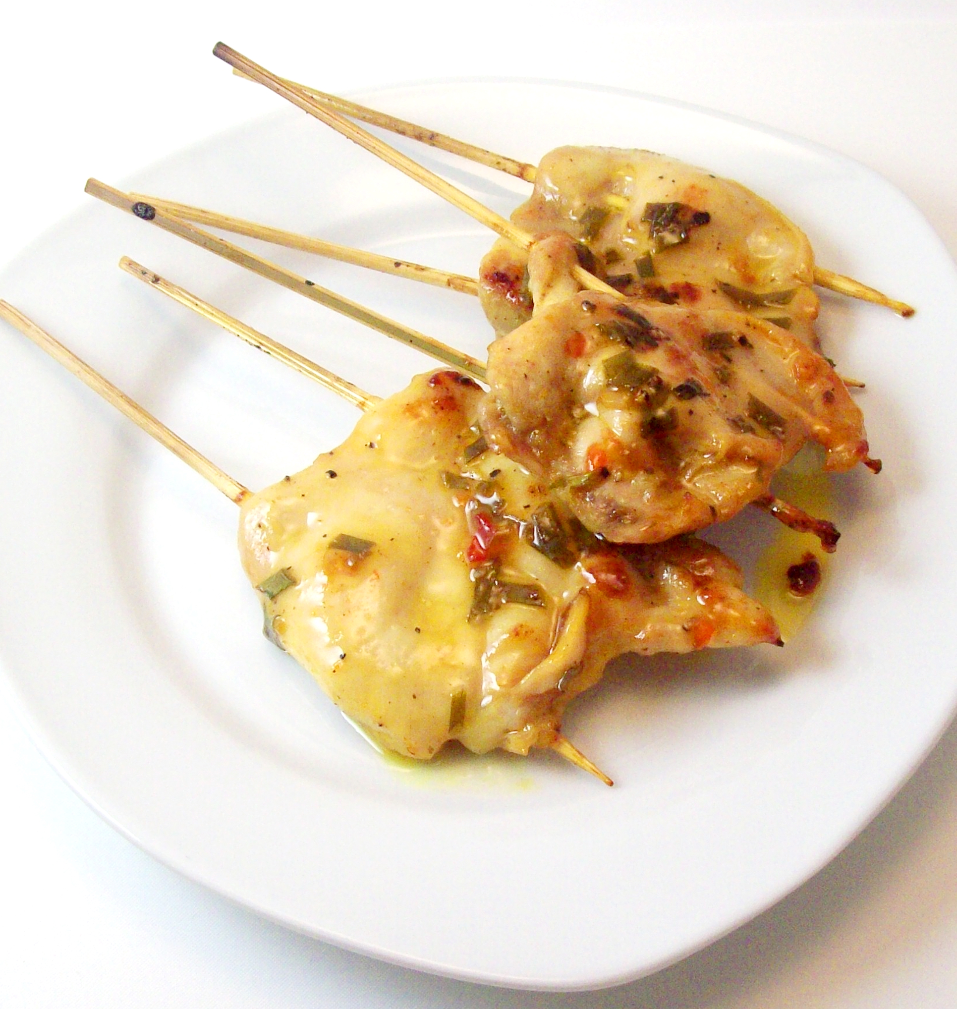 Brochettes de poulet cacahuète et sésame