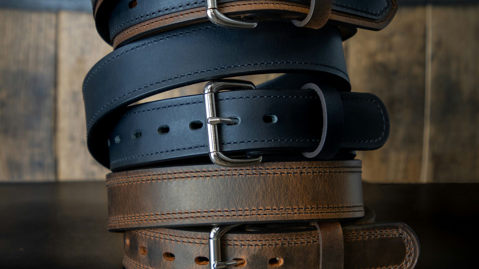 11. Ceintures en cuir épais