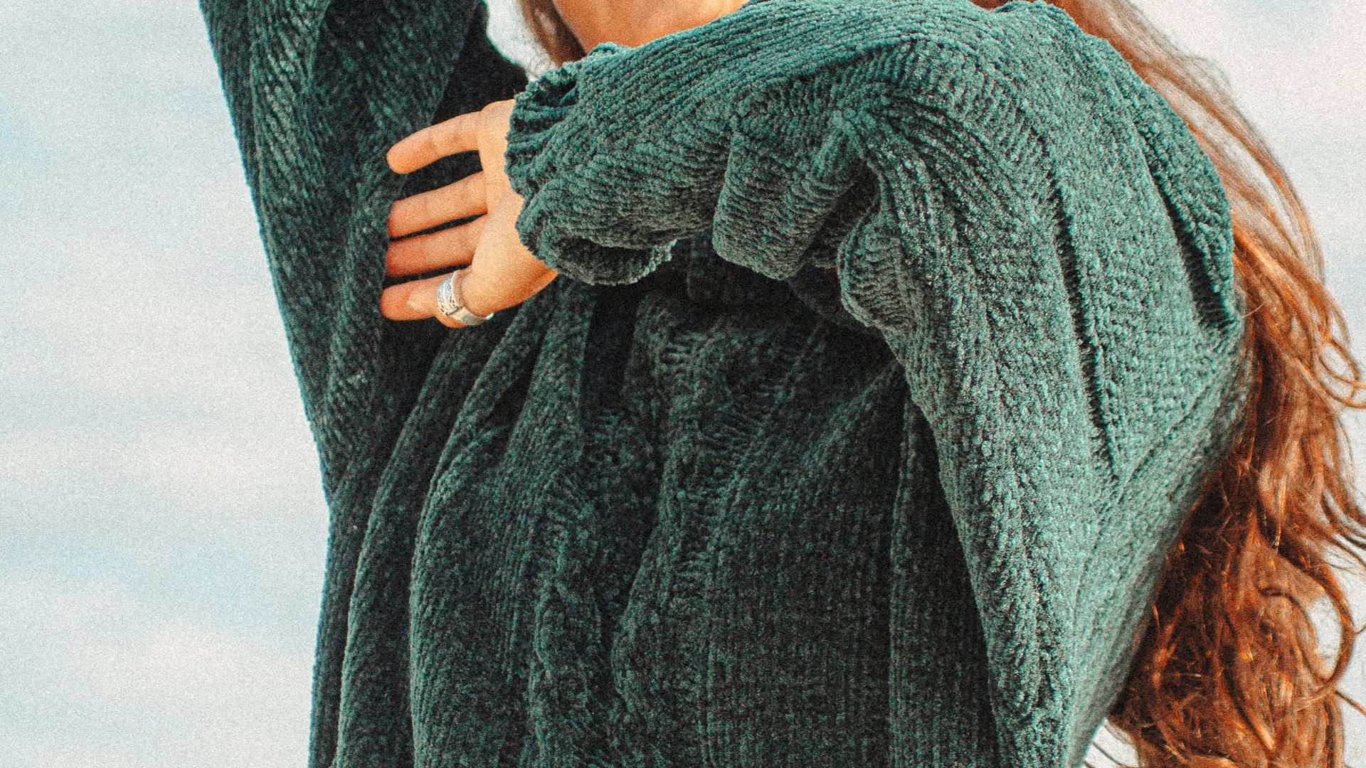 3. Le pull à grosses mailles torsadées