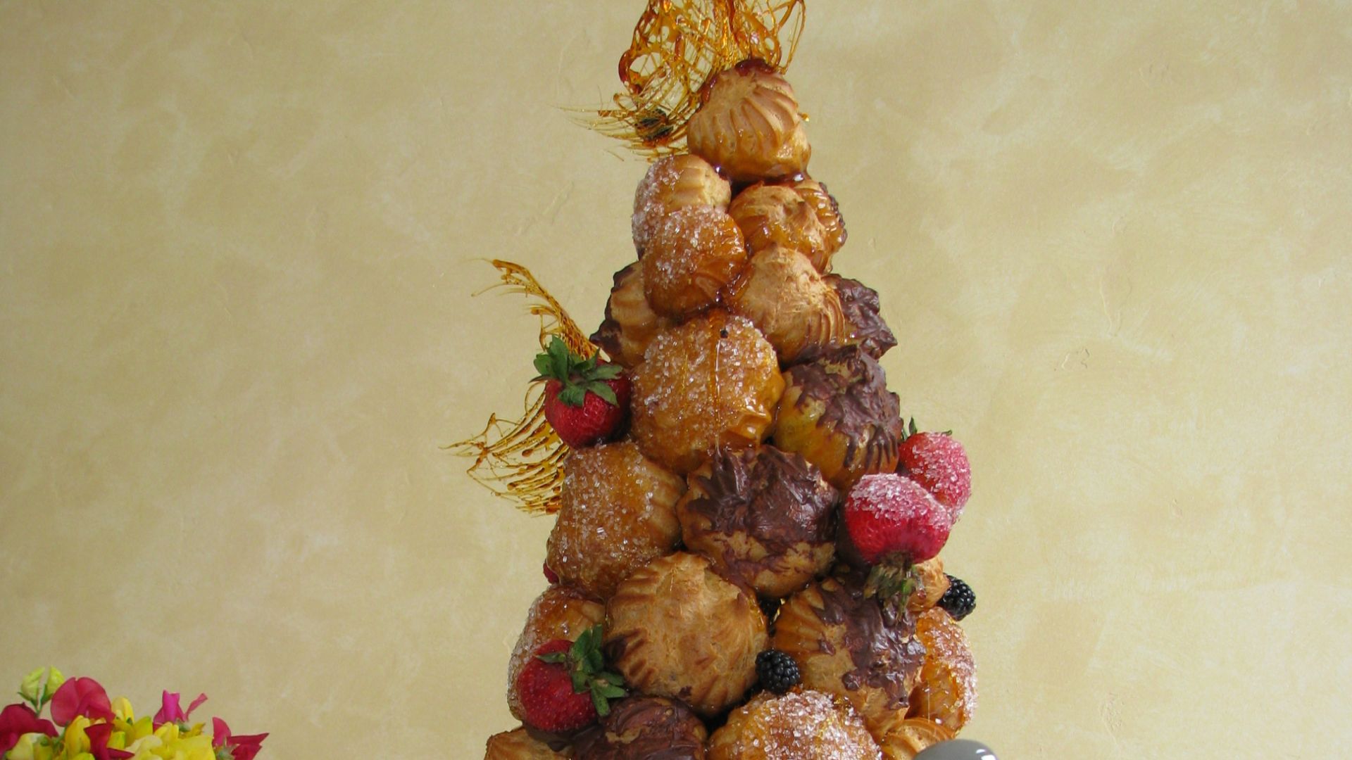 20. Croquembouche