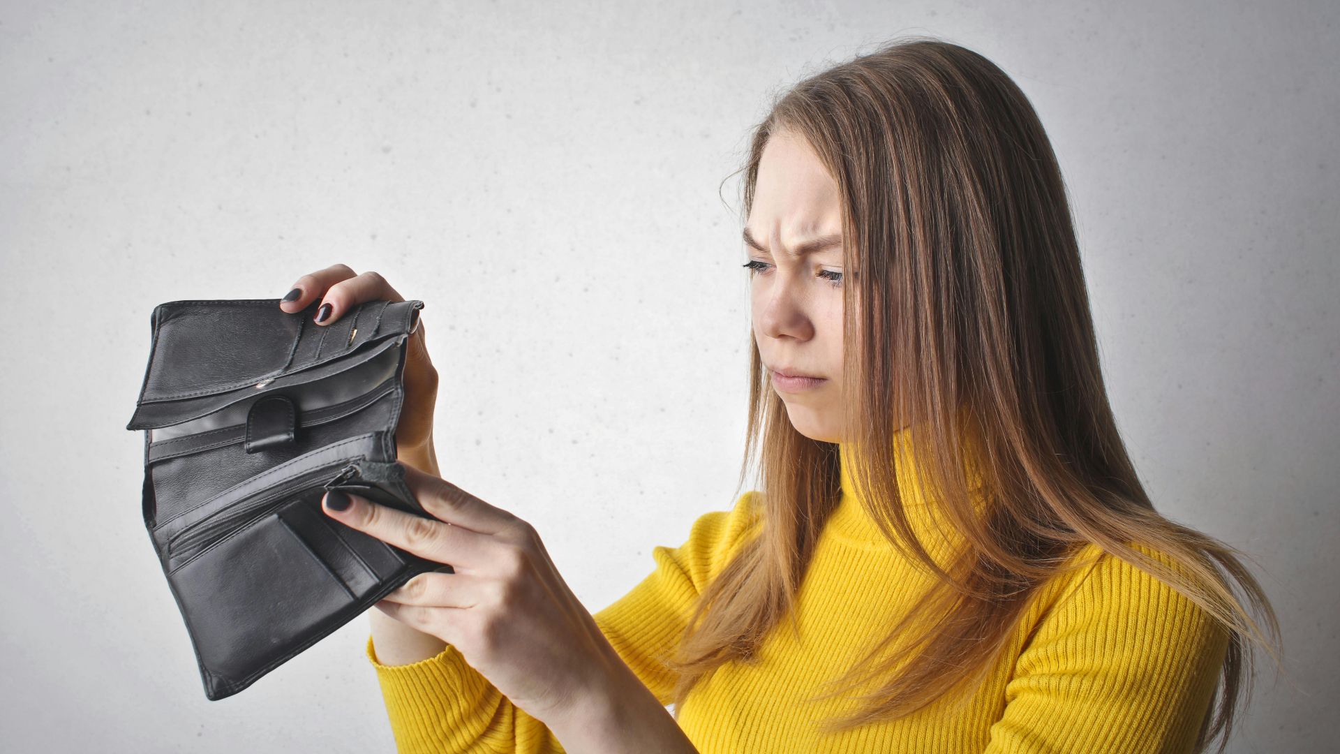 20 mauvaises habitudes financières qui empêchent les jeunes d’épargner