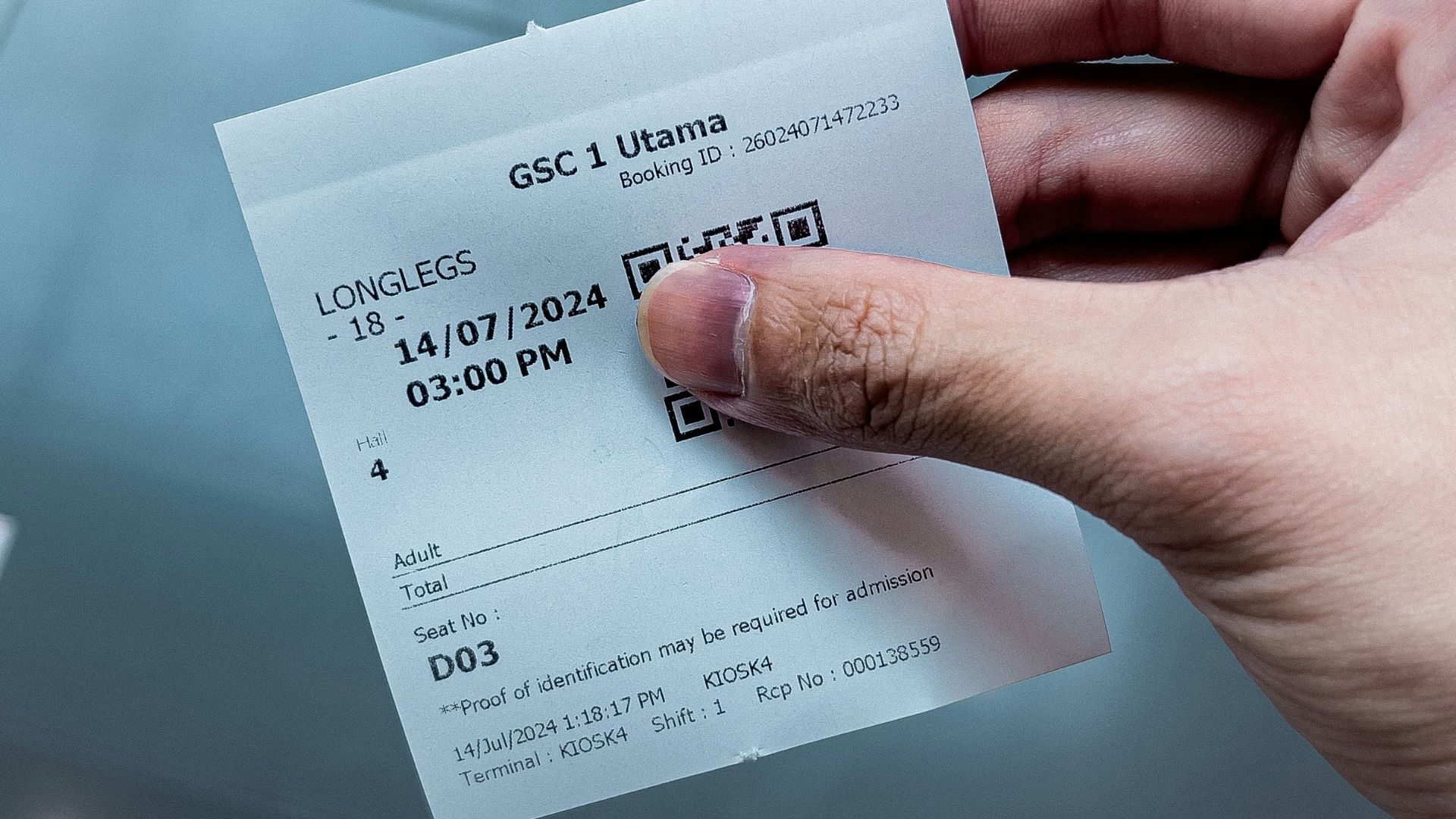 11. Ils font preuve d'une prudence inhabituelle avec les tickets de caisse