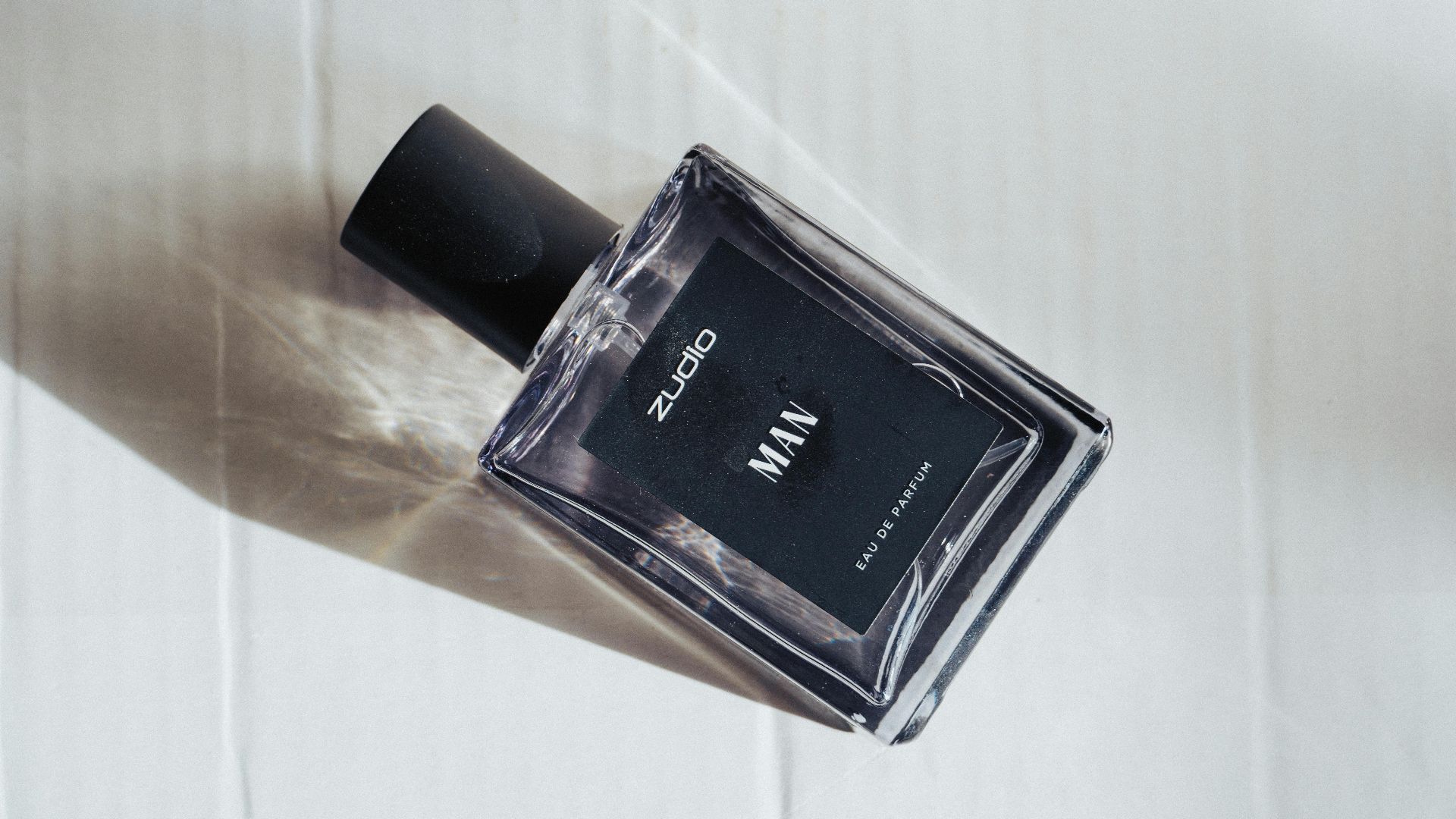 14. Appliquez votre parfum signature avec parcimonie