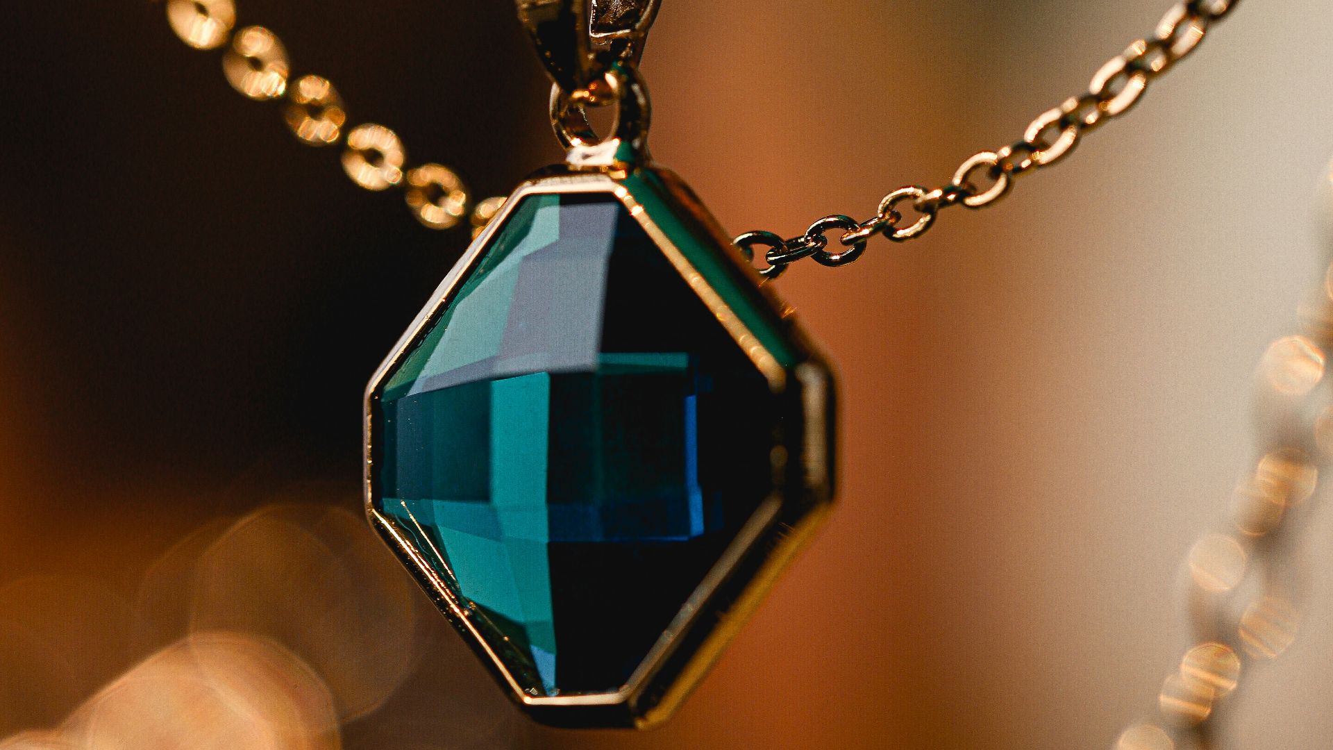 9. Colliers à pendentif