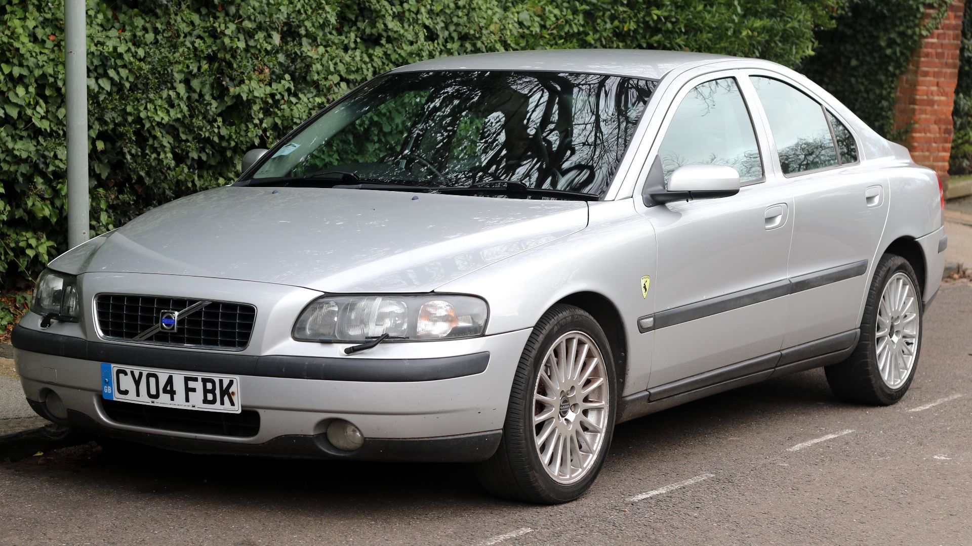 8. S60 R (2003)