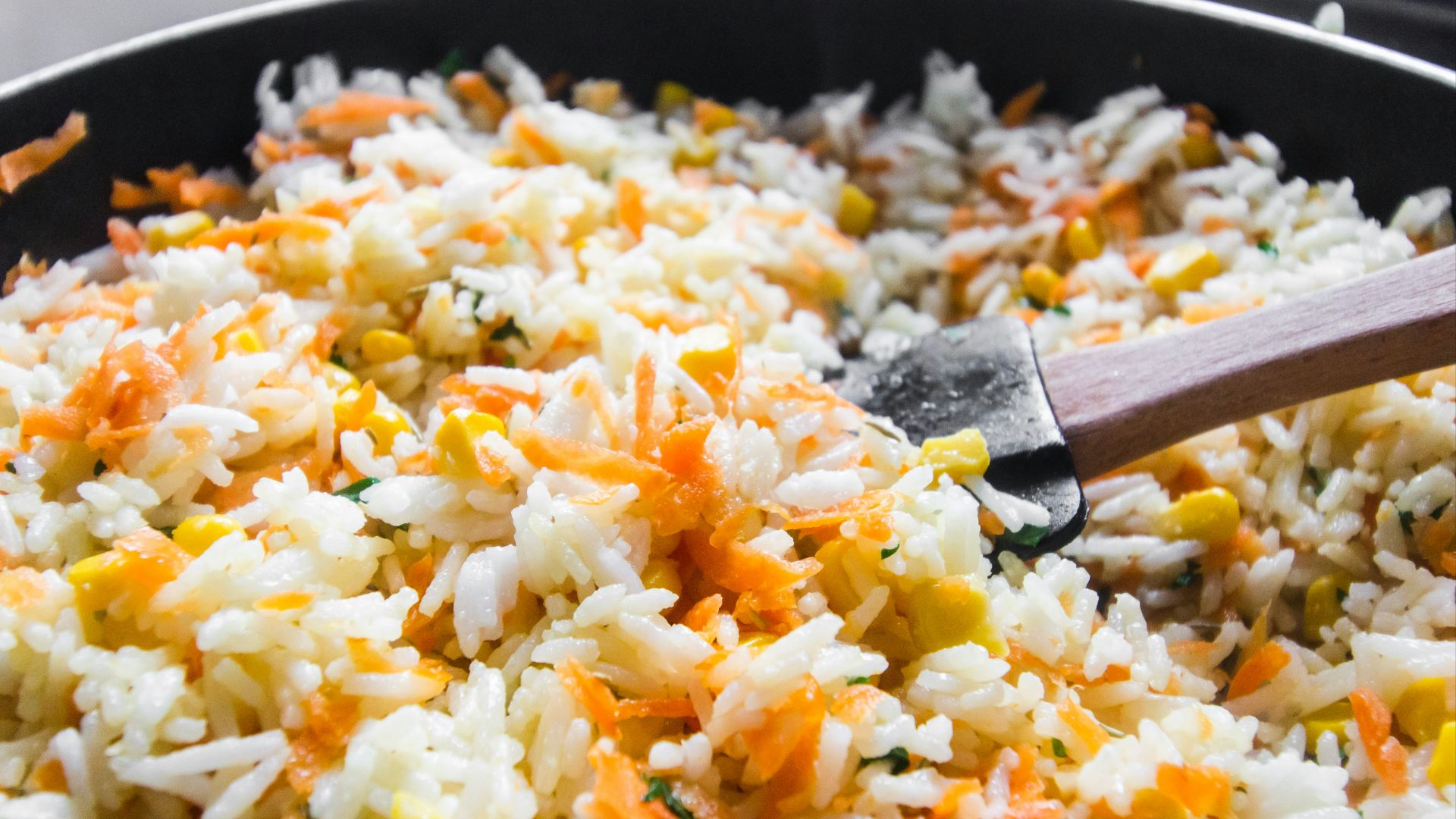 20. Riz frit aux petits légumes