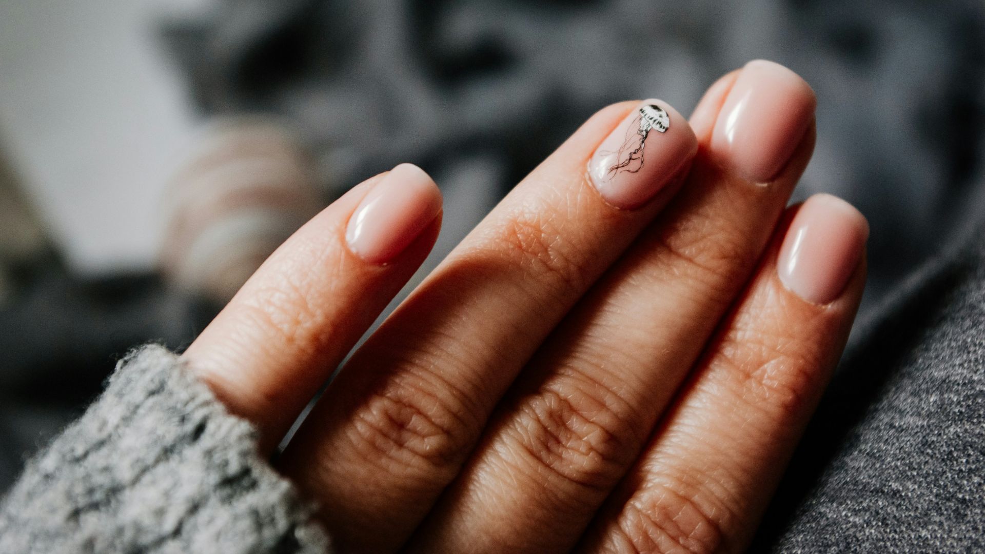 7. Ongles cassants