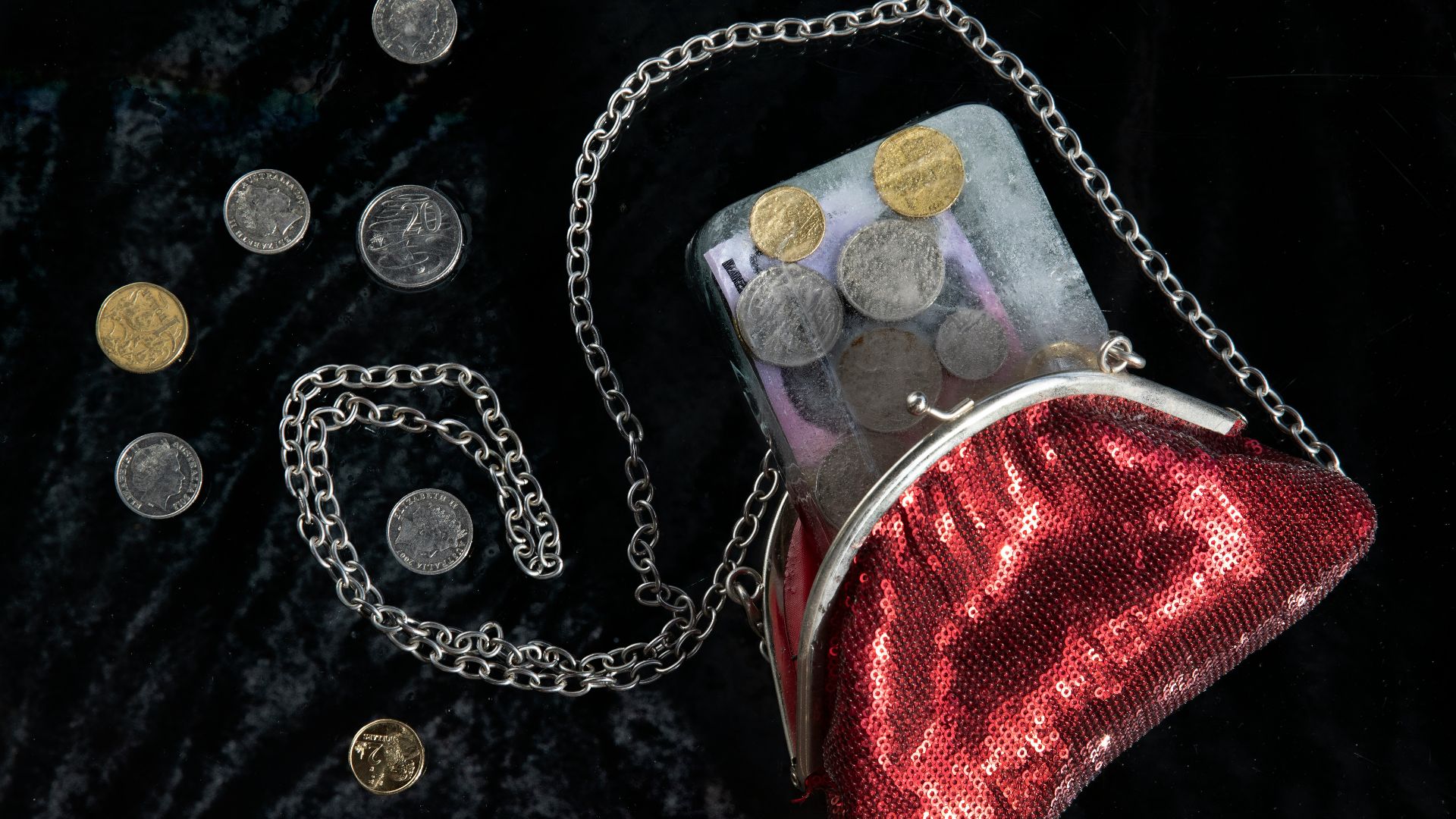 10. Le sac à main qui met quatre minutes à se fermer