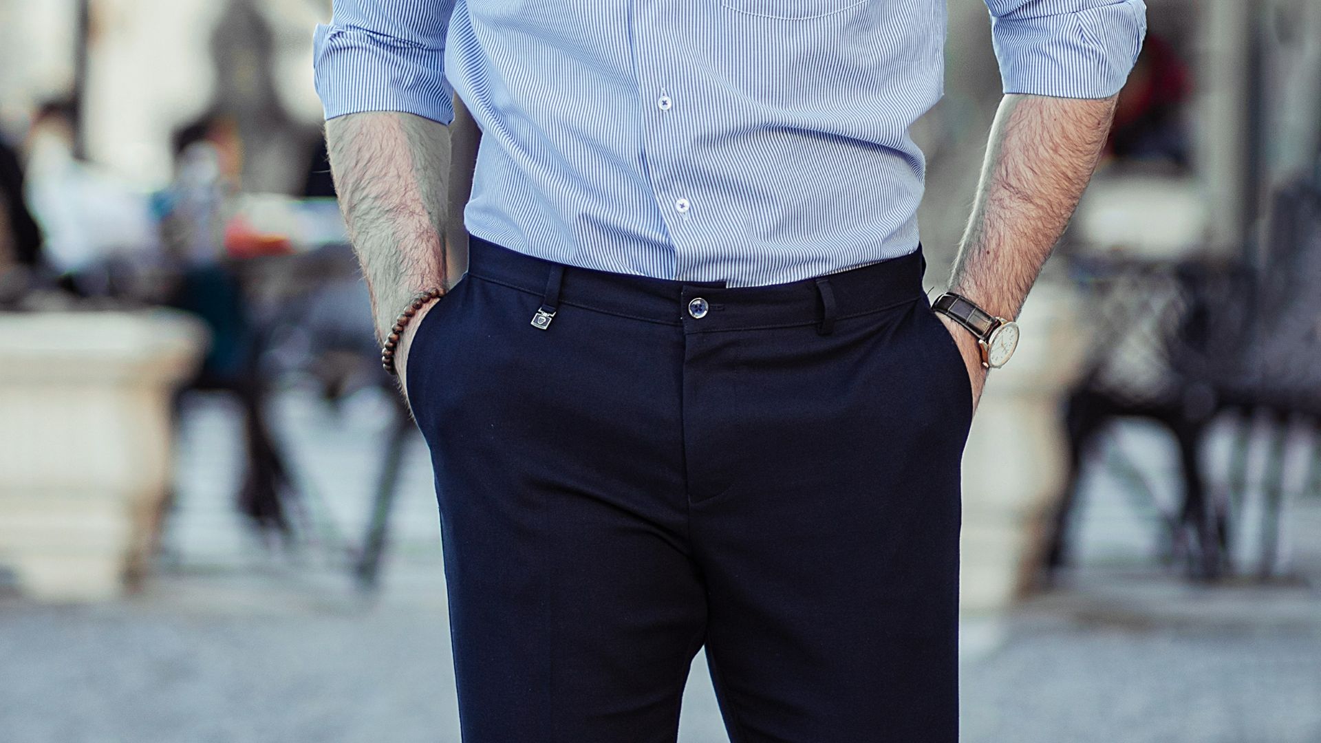 1. Le haut de ton pantalon remonte sans cesse