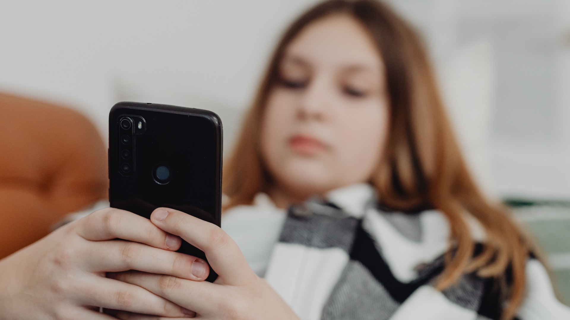 2. Ils sont toujours sur leur téléphone