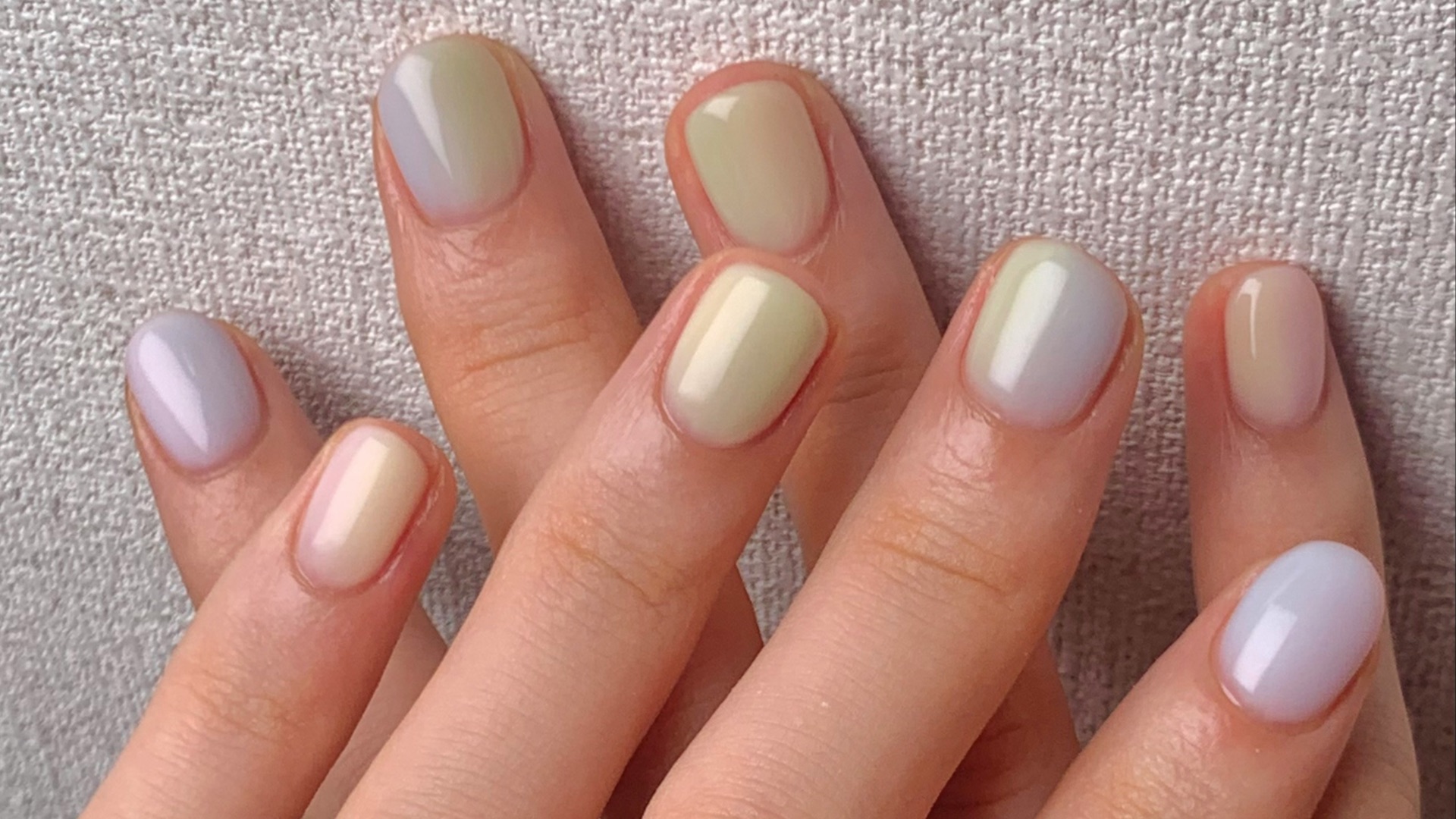 9. Prêtez attention à vos ongles et à vos mains