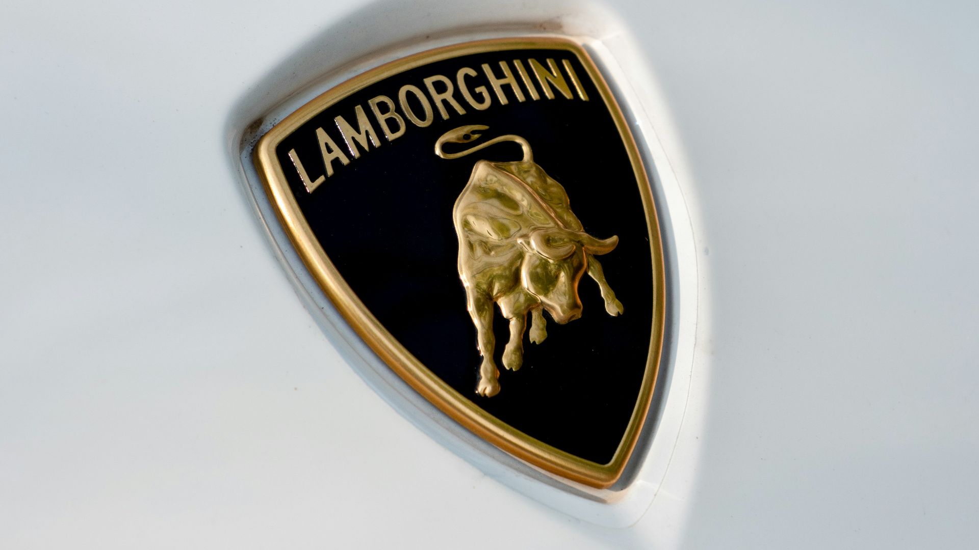 15. Lamborghini LM002