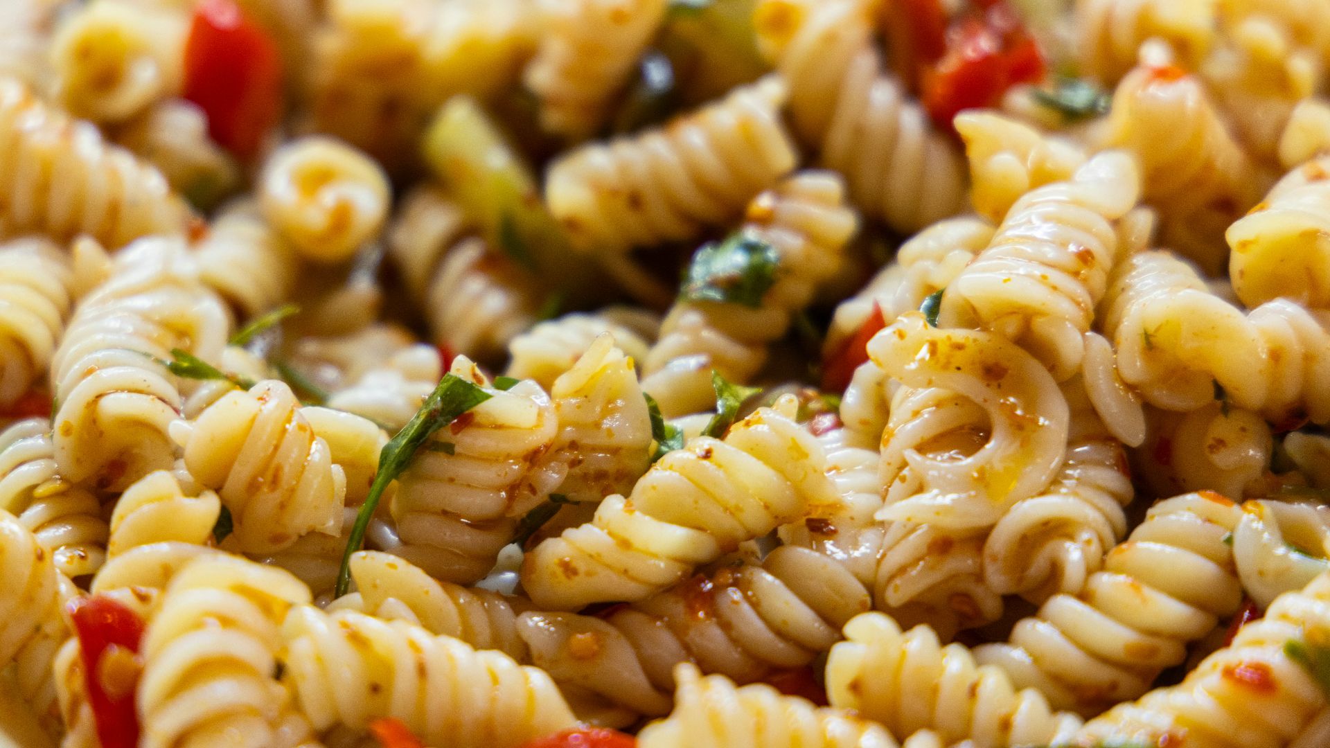 4. Salade de pâtes à la vinaigrette italienne en bouteille