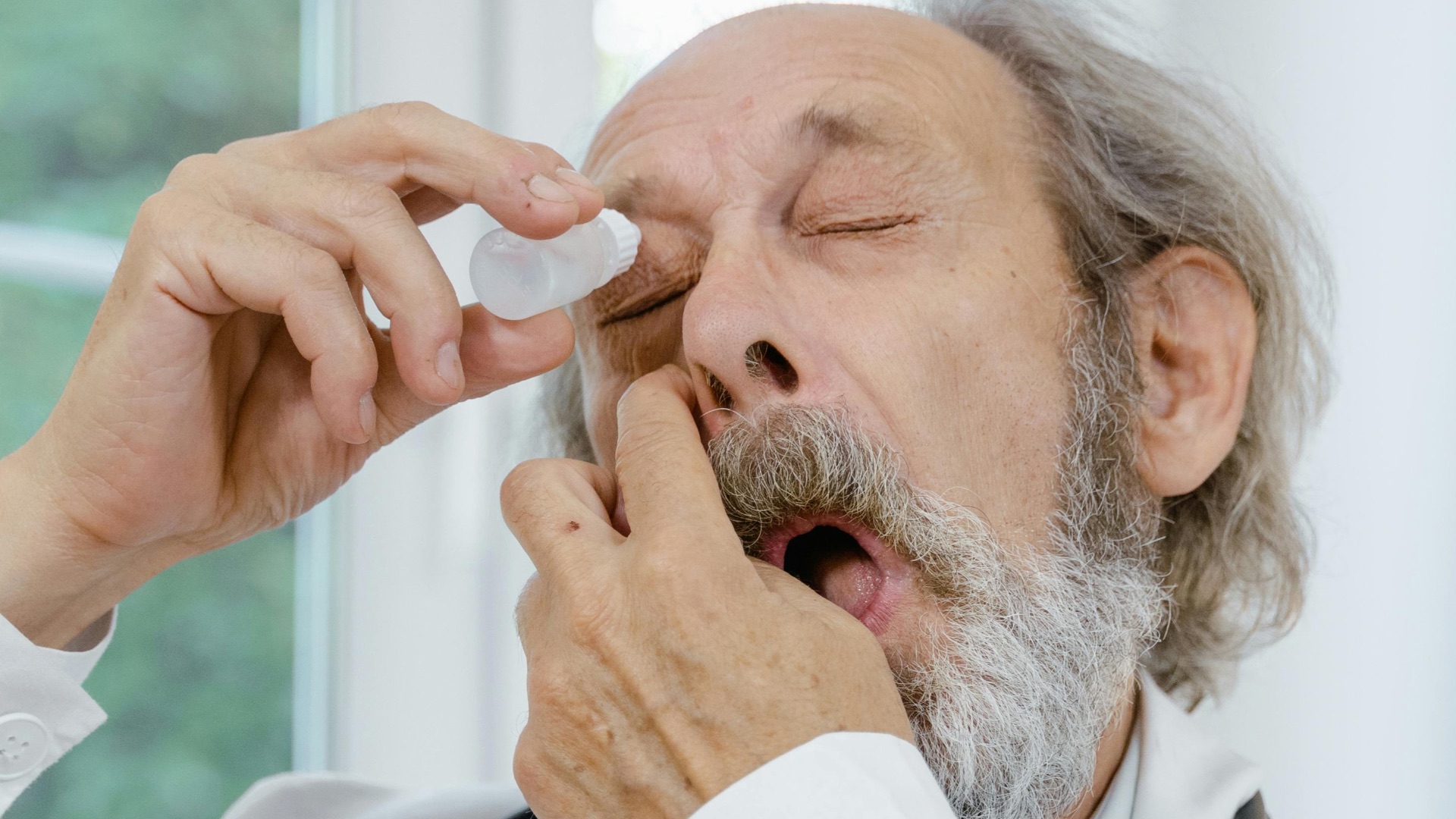 1. Utilisez des larmes artificielles